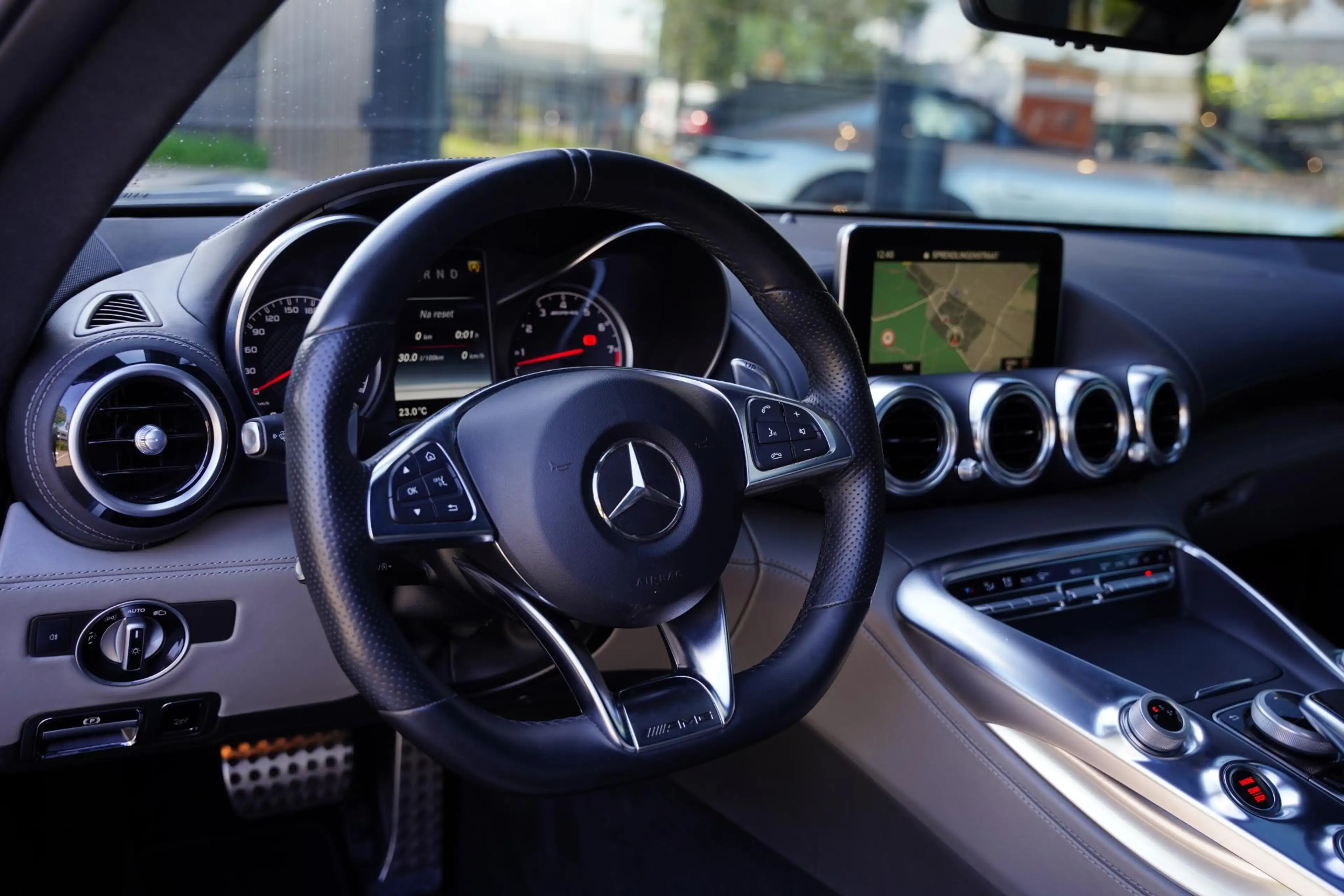 Mercedes-Benz AMG GT 4.0 / Panorama Dak / Keyless — photo 4
