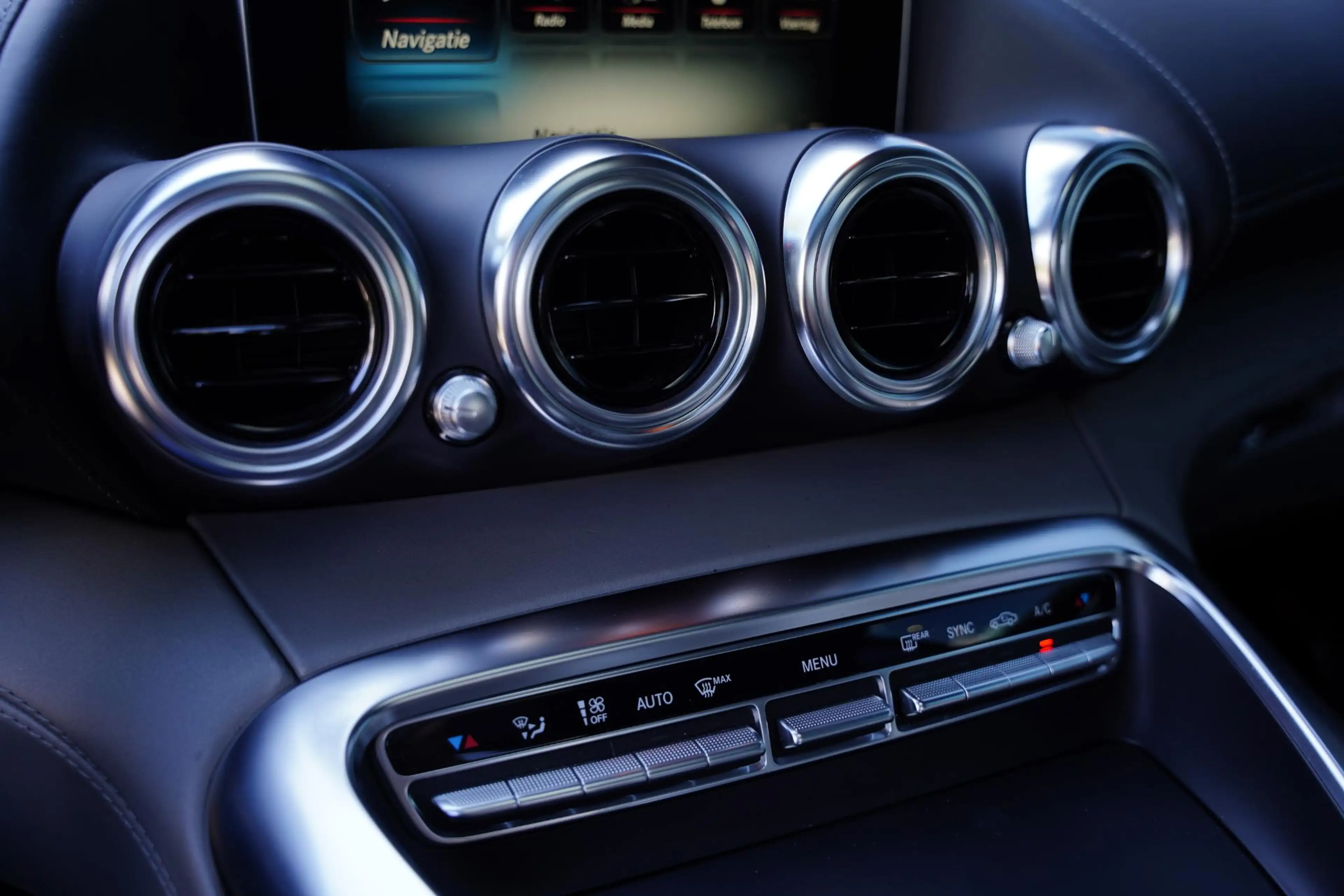 Mercedes-Benz AMG GT 4.0 / Panorama Dak / Keyless — photo 11