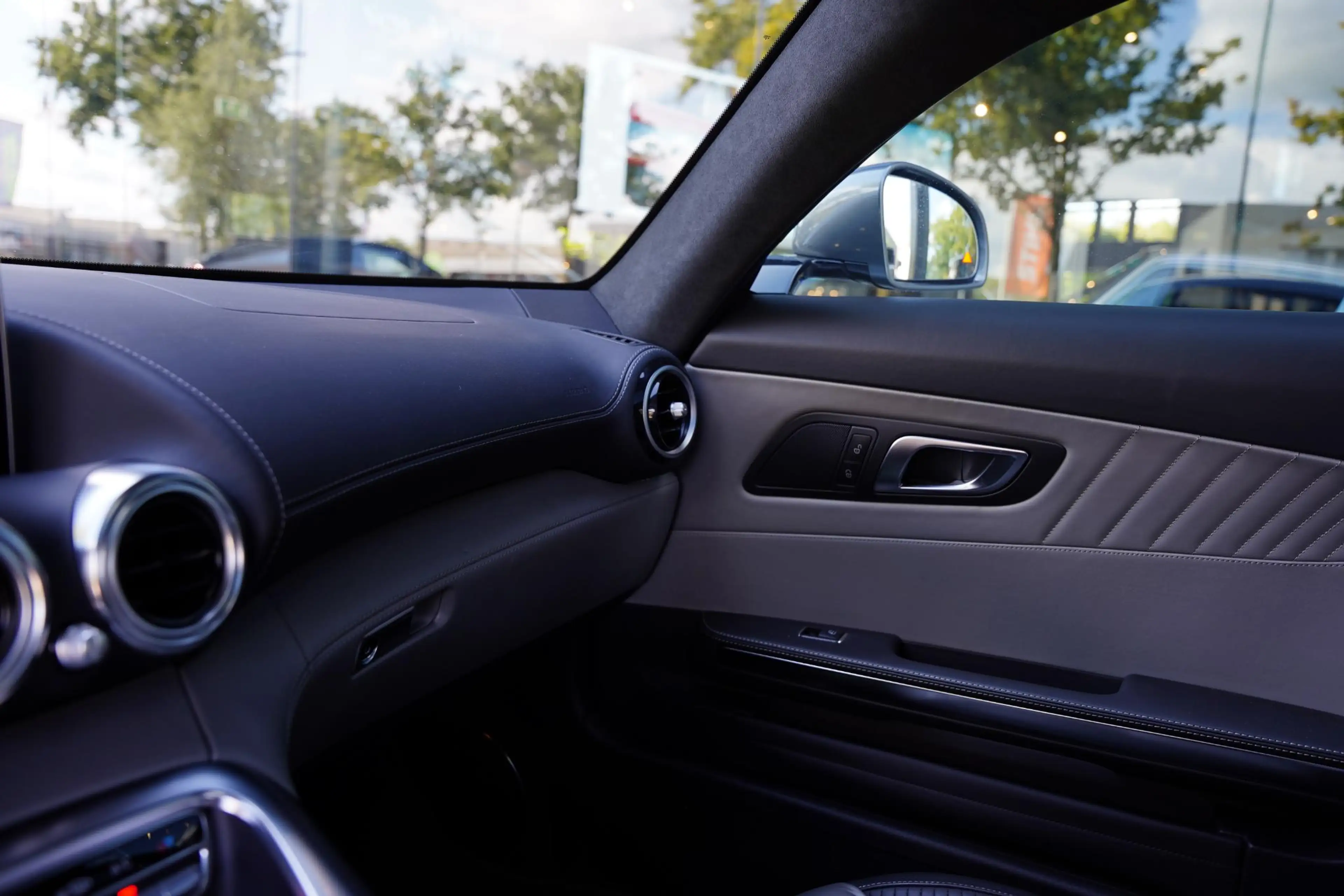 Mercedes-Benz AMG GT 4.0 / Panorama Dak / Keyless — photo 13