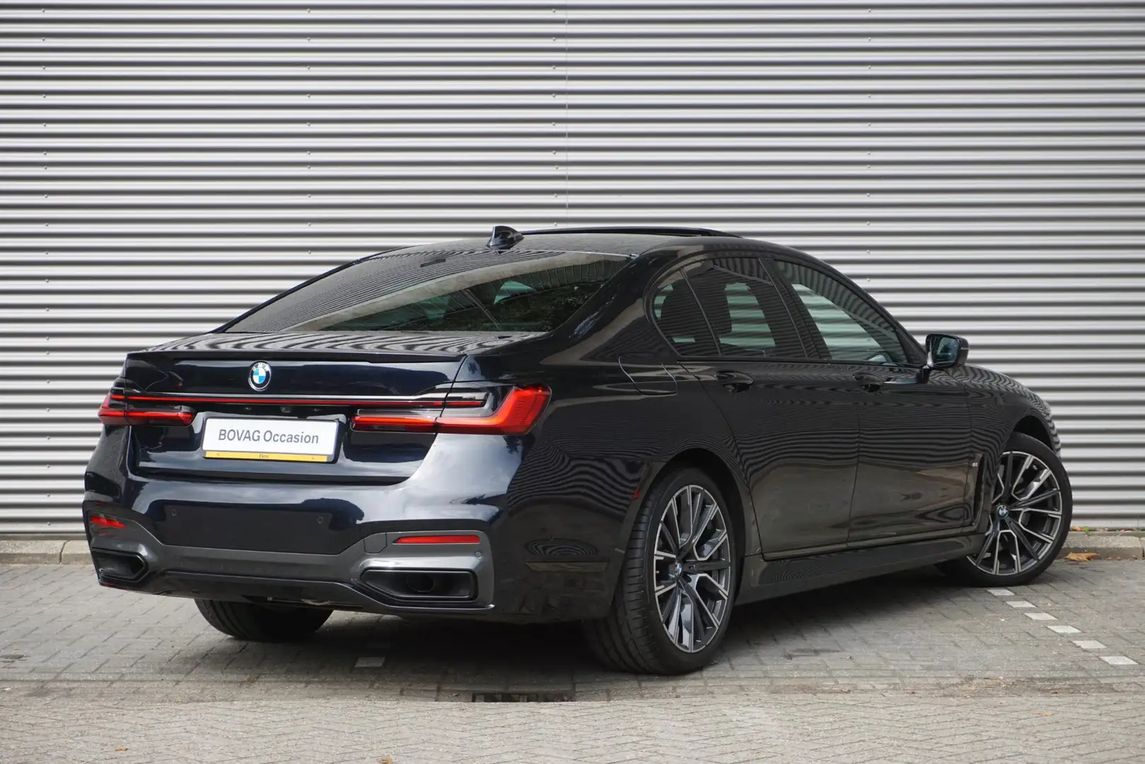BMW 730 7 Serie 730d xDrive M Sportpakket | Active Steerin Czarny - 2