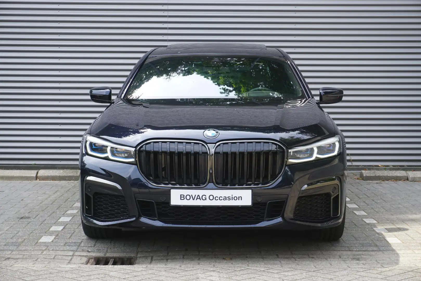 BMW 730 7 Serie 730d xDrive M Sportpakket | Active Steerin Zwart - 2