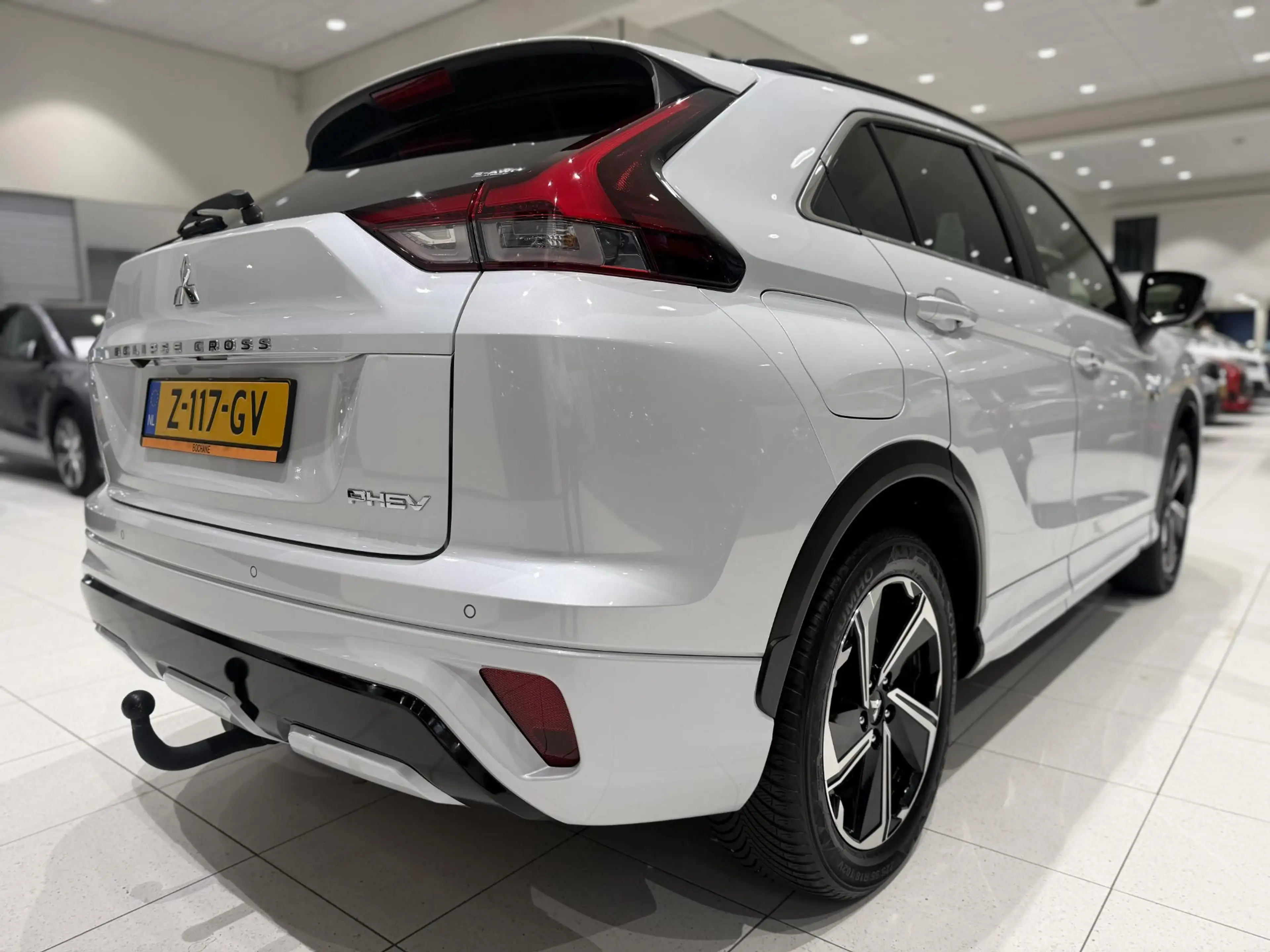 Mitsubishi Eclipse Cross 2.4 PHEV Executive | Trekhaak | Stoelverwarming | — photo 2