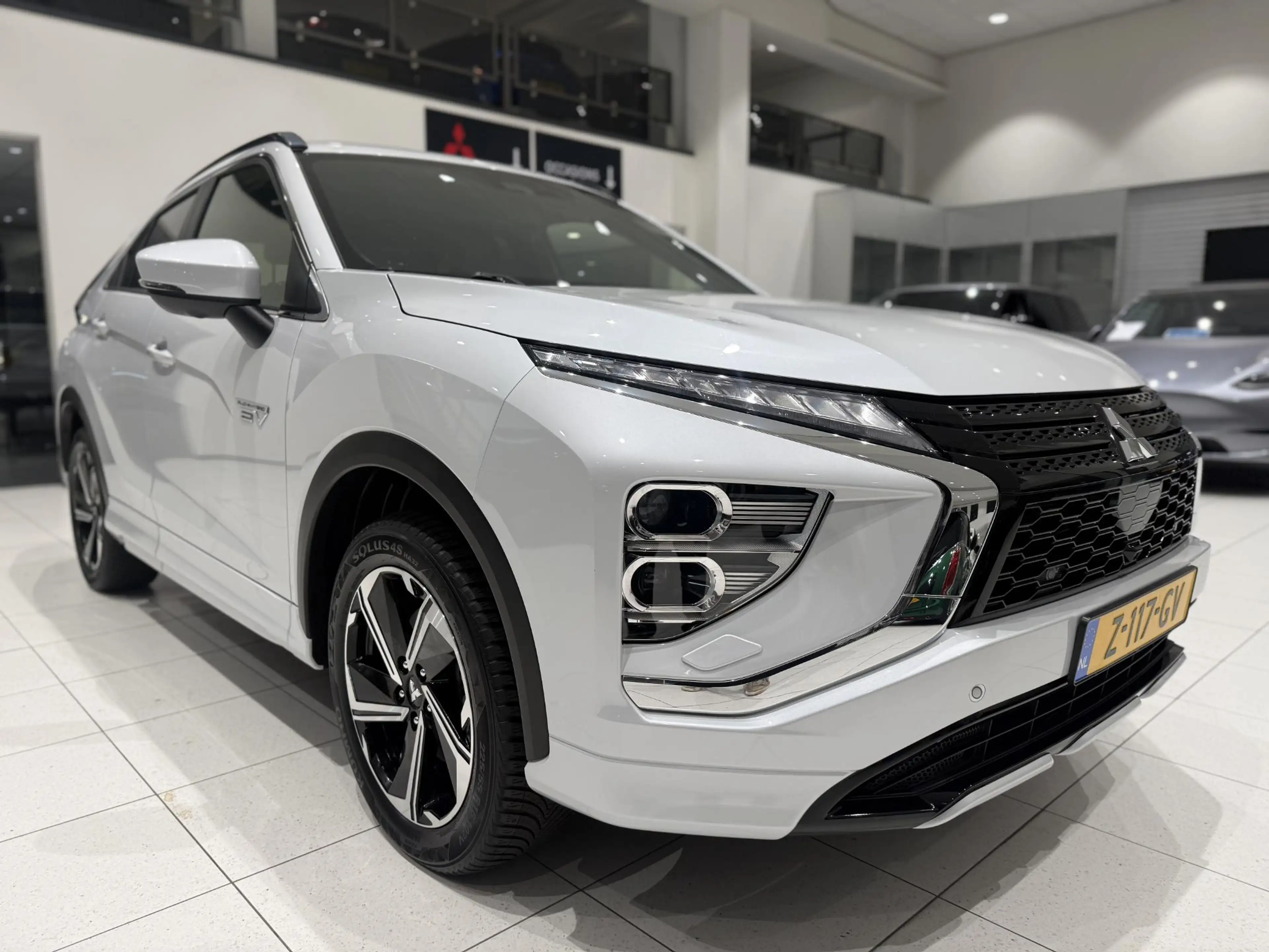 Mitsubishi Eclipse Cross 2.4 PHEV Executive | Trekhaak | Stoelverwarming | — photo 5