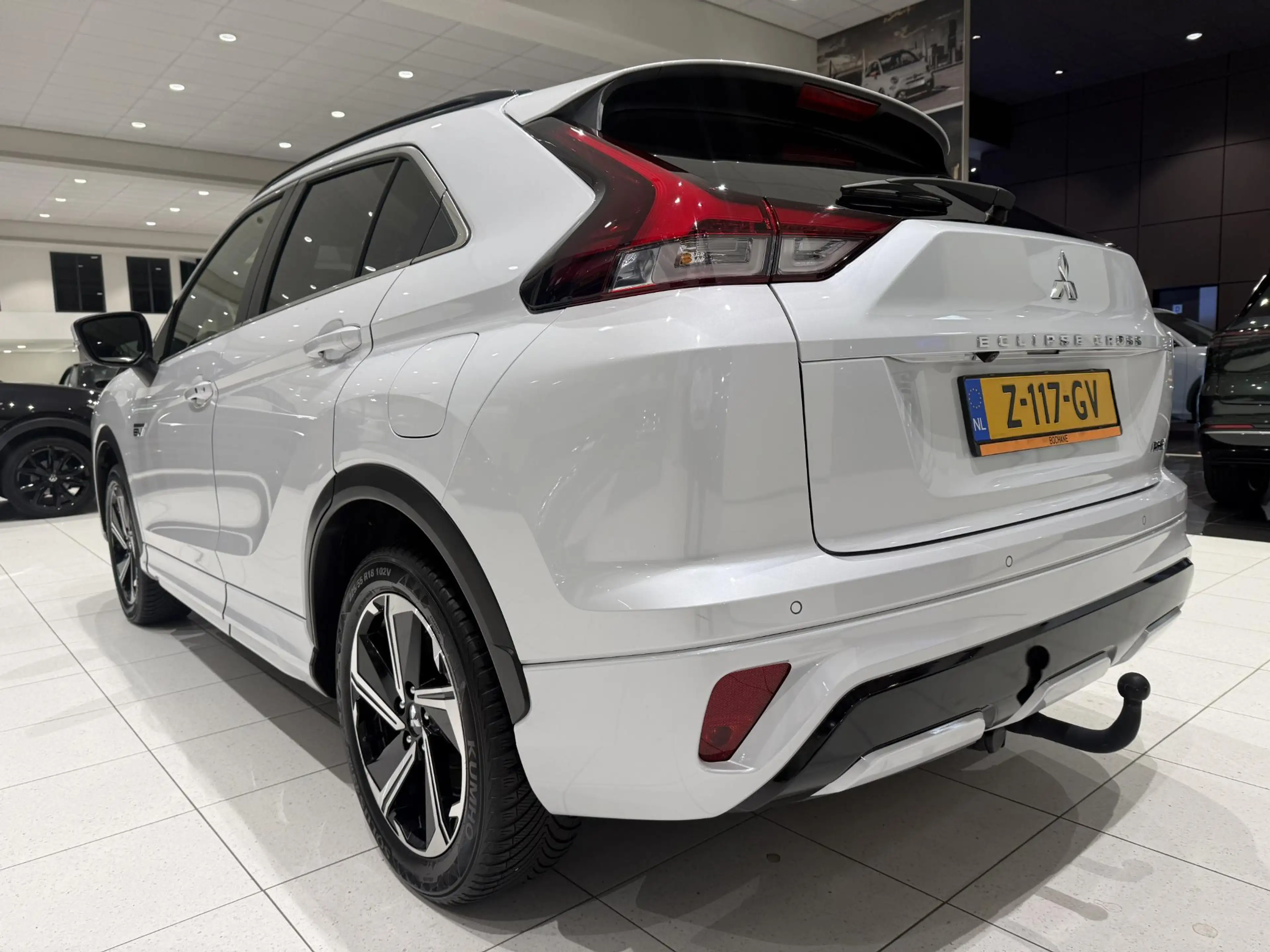 Mitsubishi Eclipse Cross 2.4 PHEV Executive | Trekhaak | Stoelverwarming | — photo 6
