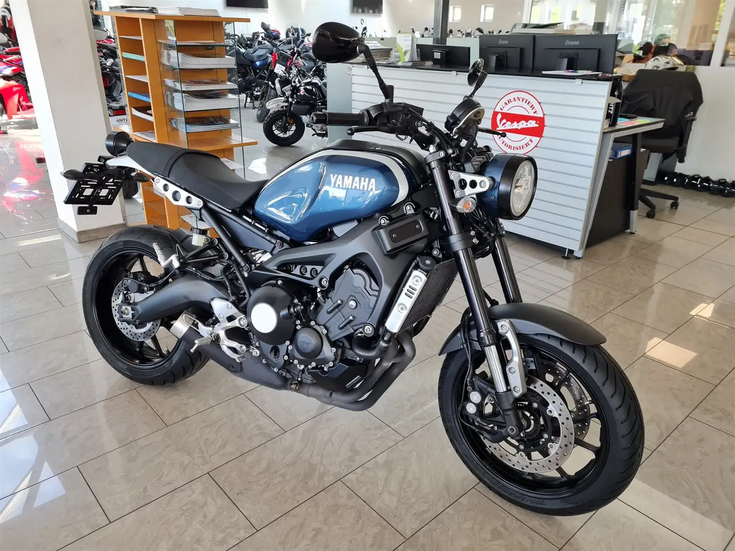 Yamaha XSR 900 Albastru - 1