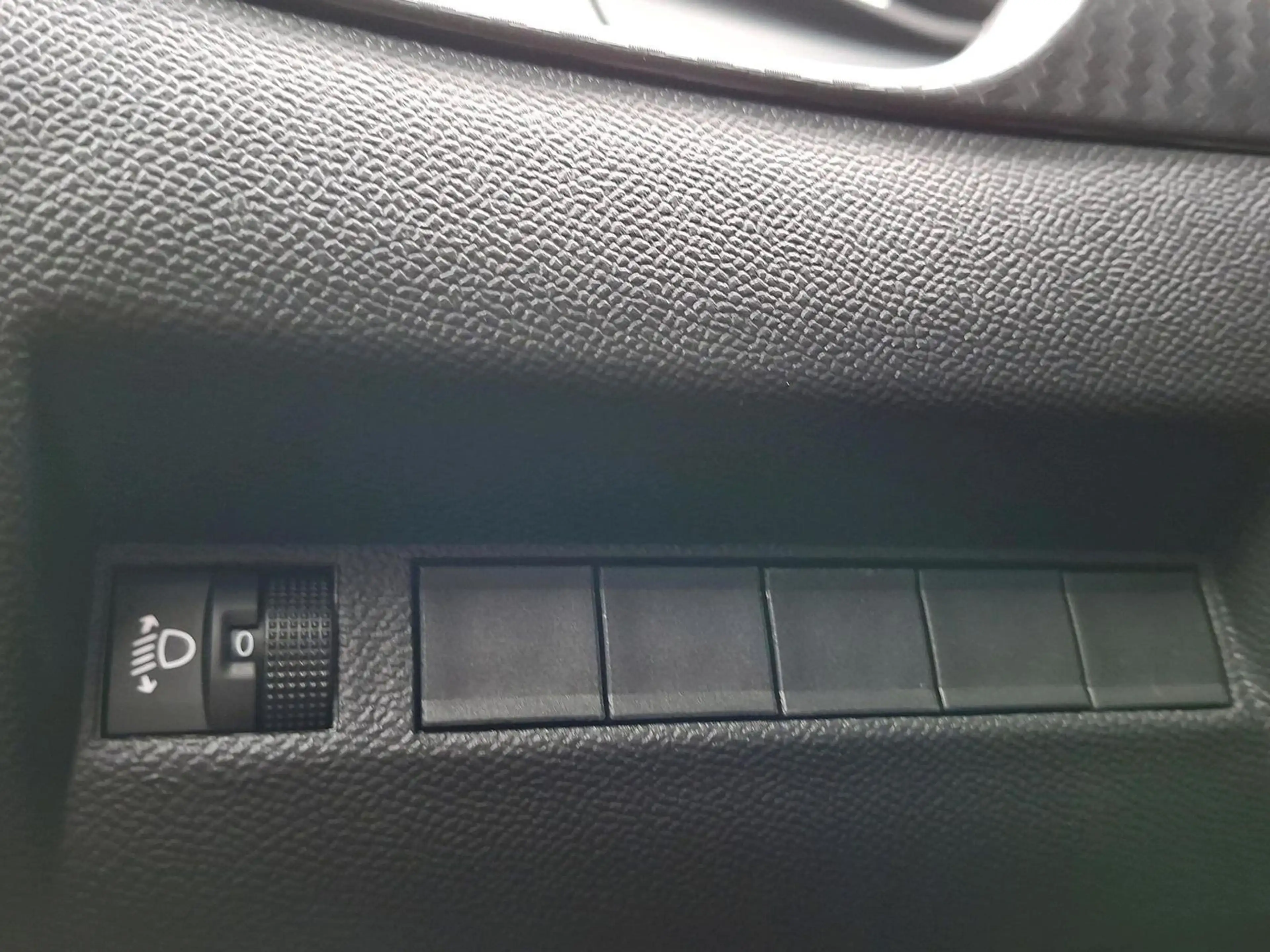 Peugeot 208 Style Turbo 100 — photo 15