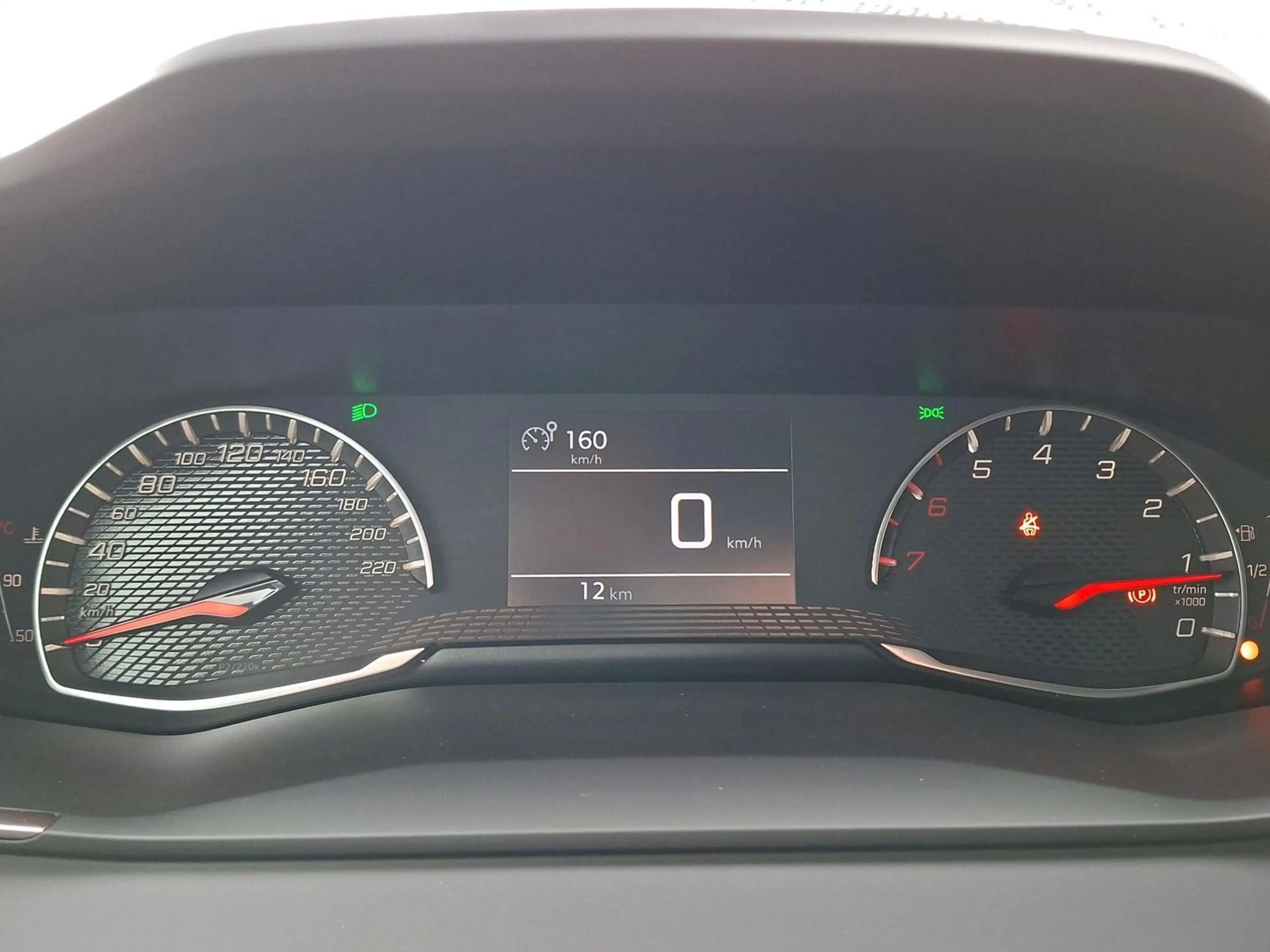Peugeot 208 Style Turbo 100 — photo 10