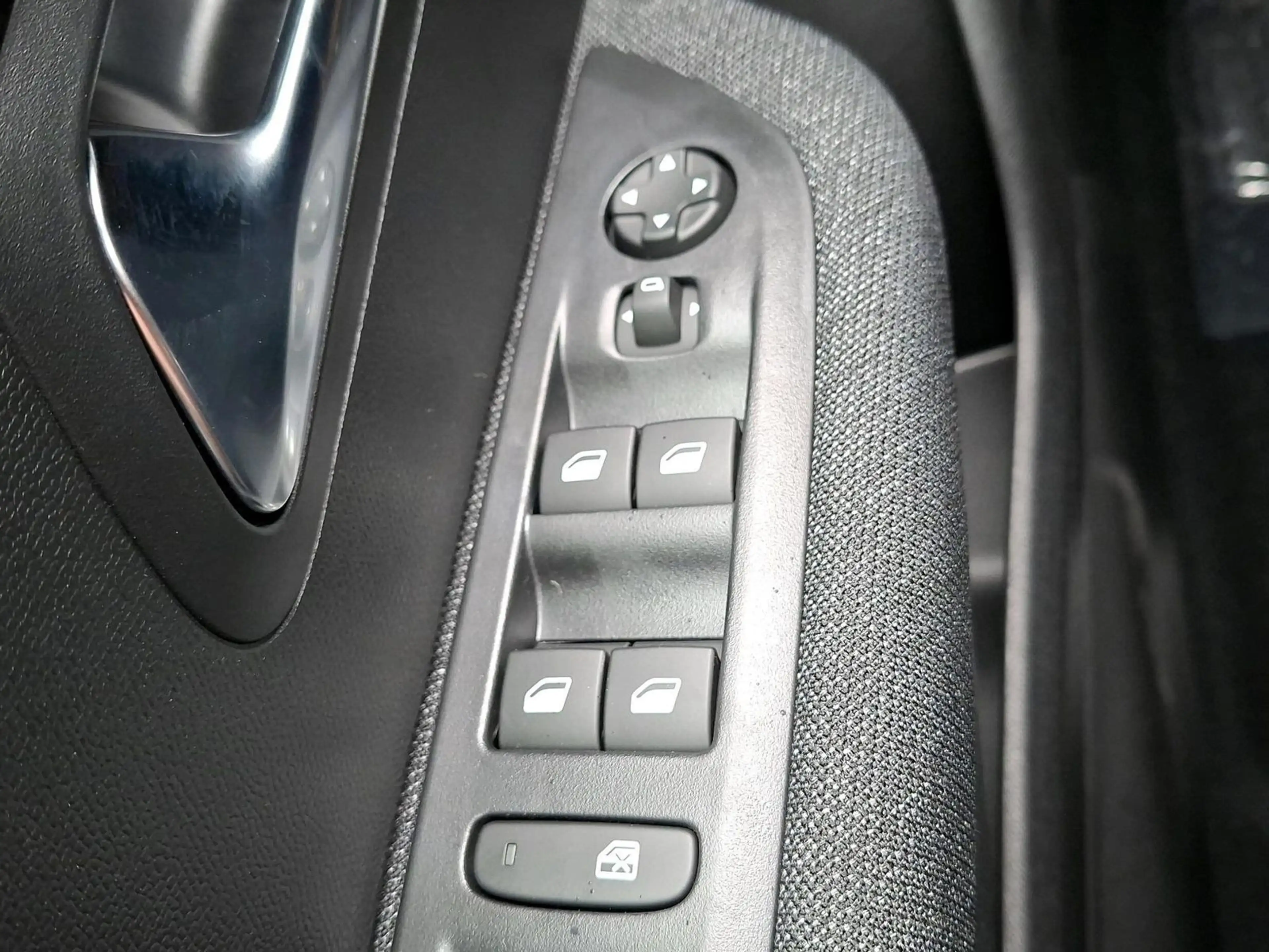 Peugeot 208 Style Turbo 100 — photo 14
