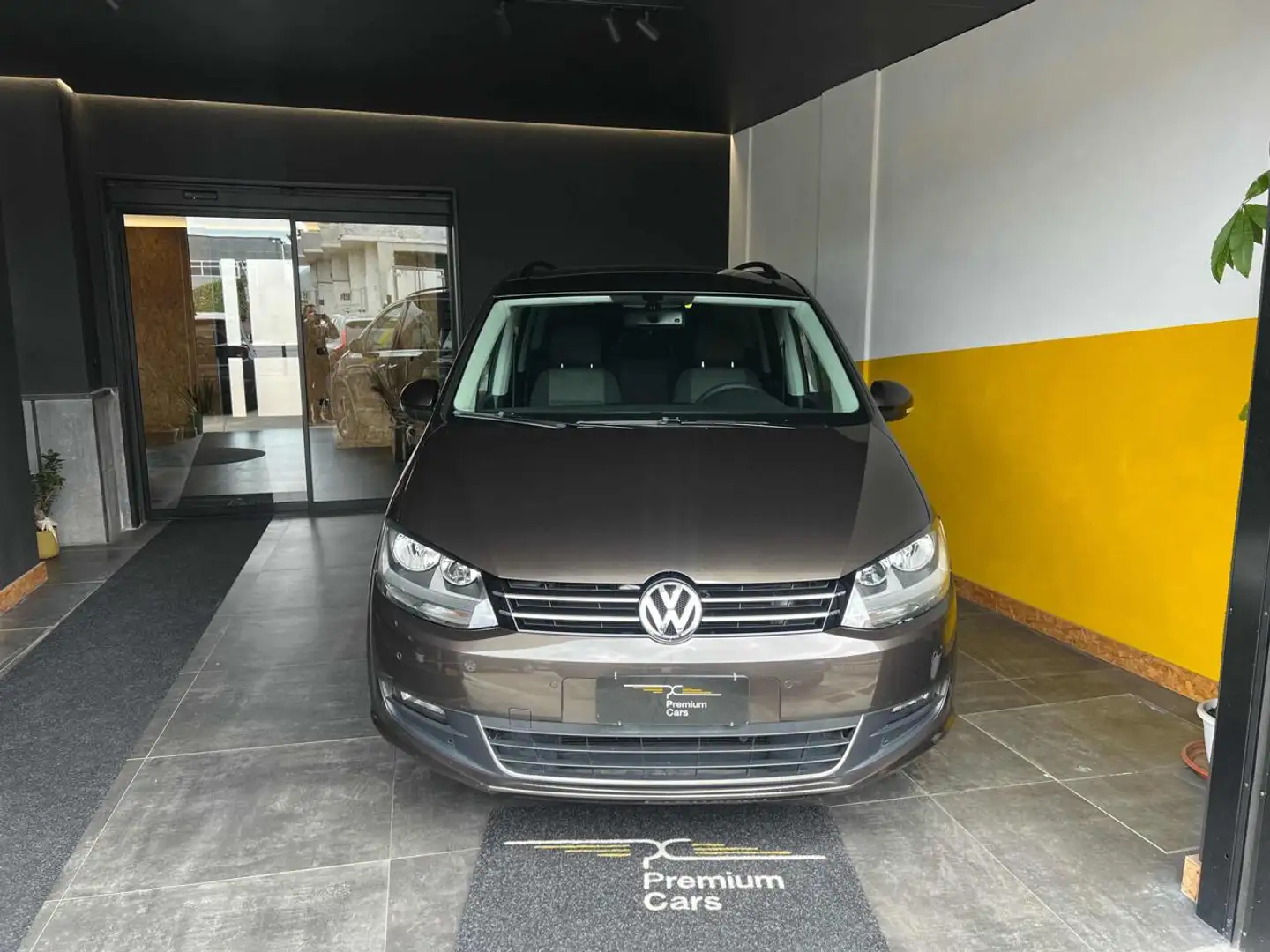 Volkswagen Sharan 2.0 TDI 7 Posti BlueMotion Ita UniPro Bruin - 1