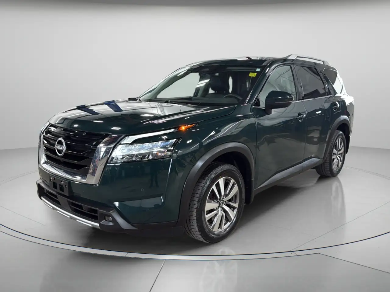 Nissan Pathfinder снимка Nissan Pathfinder