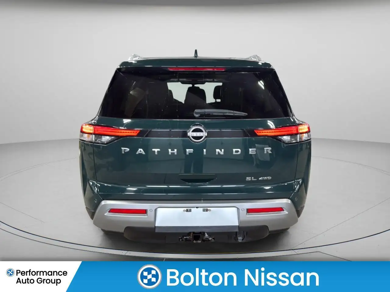 Nissan Pathfinder снимка Nissan Pathfinder