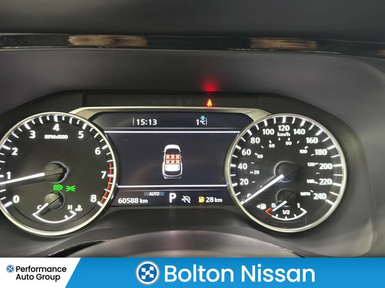 Nissan Pathfinder снимка Nissan Pathfinder