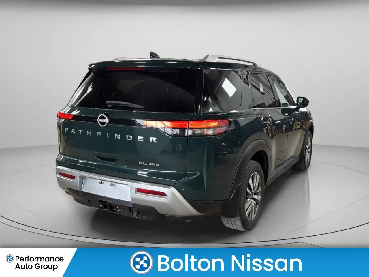 Nissan Pathfinder снимка Nissan Pathfinder