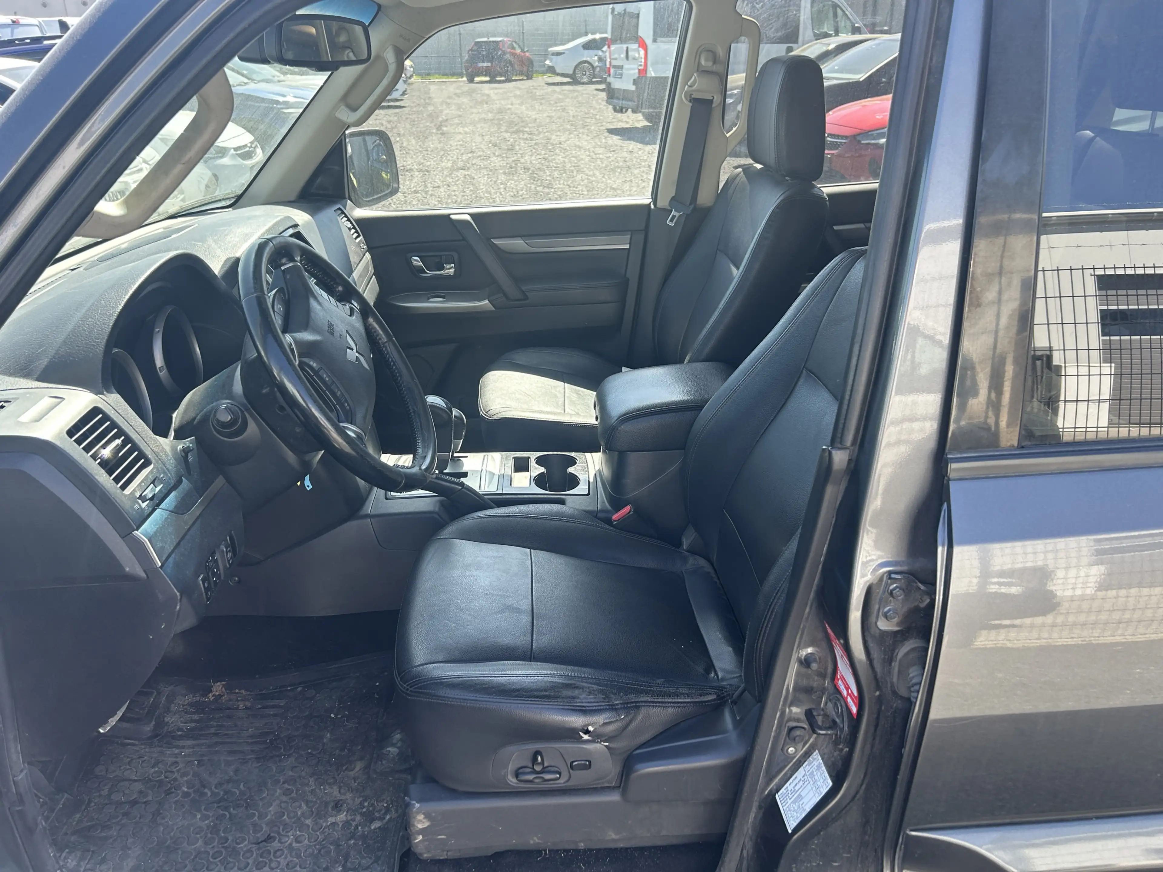 Mitsubishi Pajero 3.2 DI-D Edition 100 (5-trg.)Motorschaden — photo 7