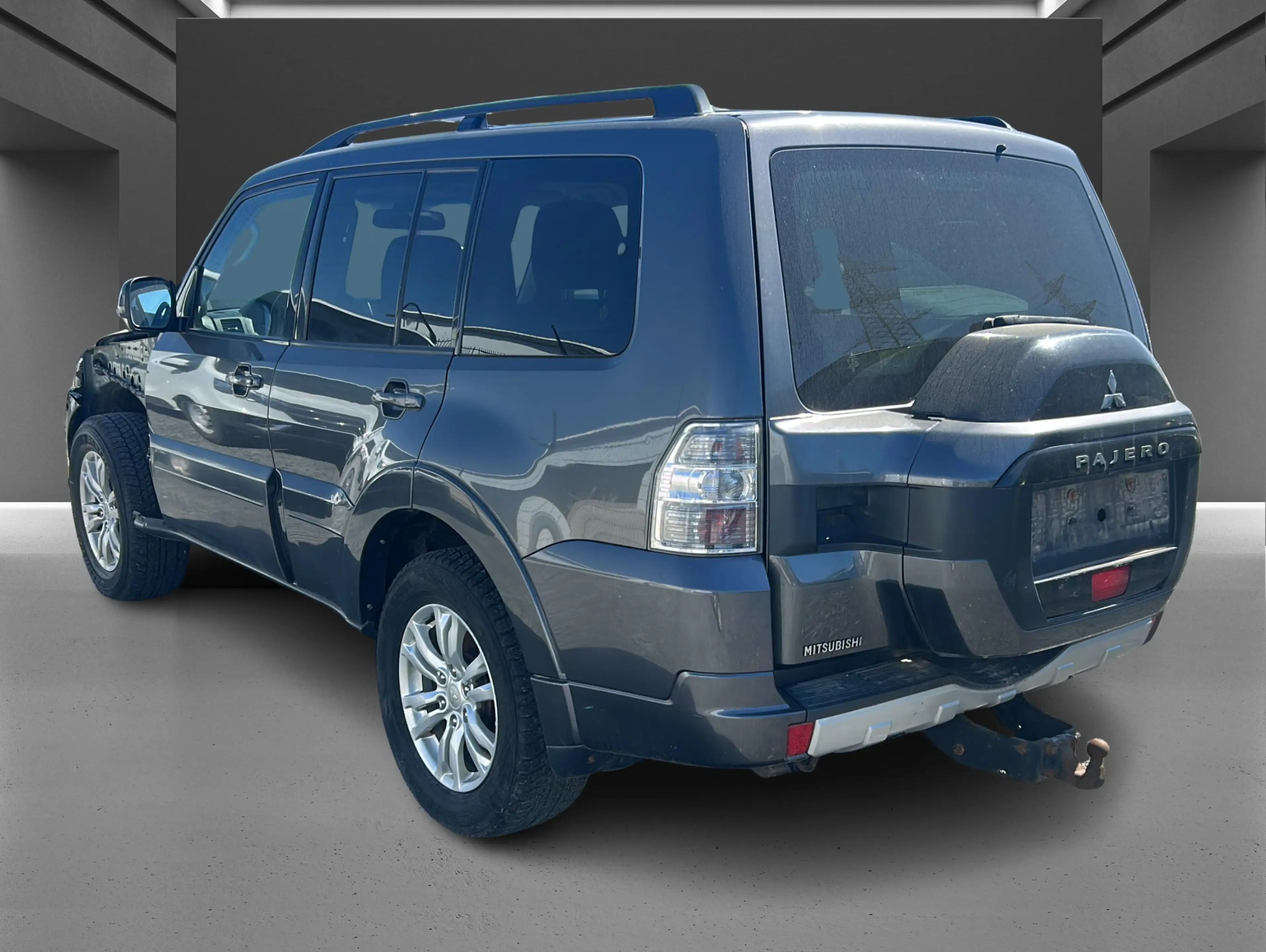 Mitsubishi Pajero 3.2 DI-D Edition 100 (5-trg.)Motorschaden — photo 3