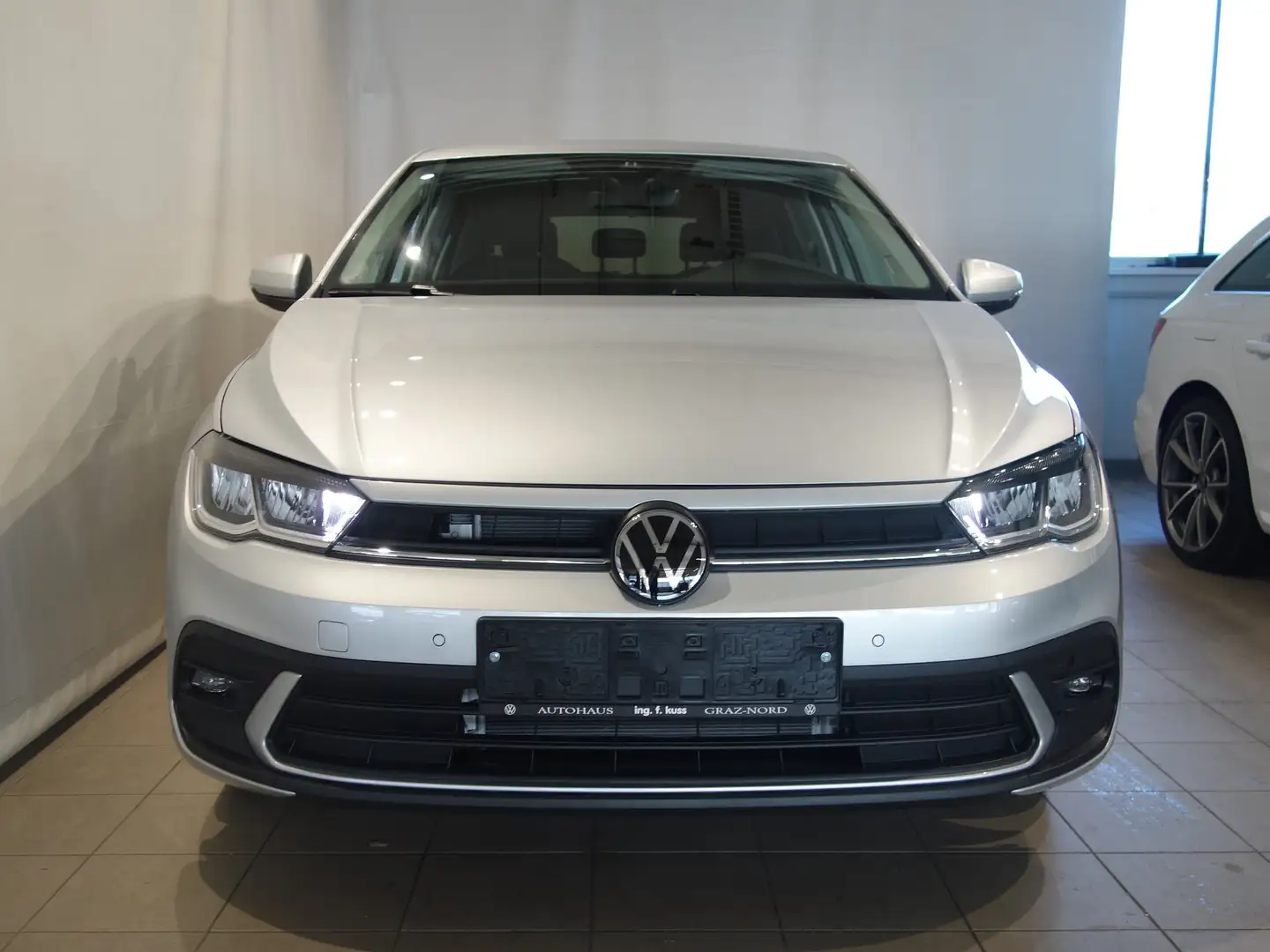 Volkswagen Polo Friends TSI Grau - 2