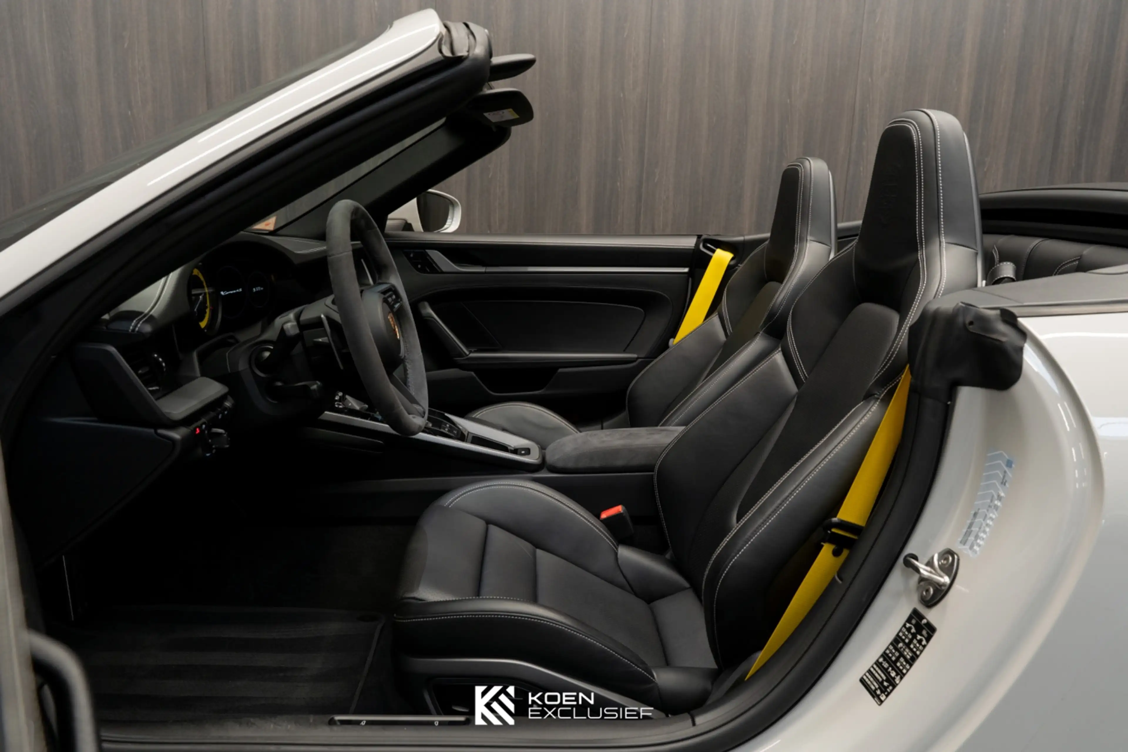 Porsche 992 Cabrio 992 3.0 Carrera 4 S Km-stand 25999 — photo 15