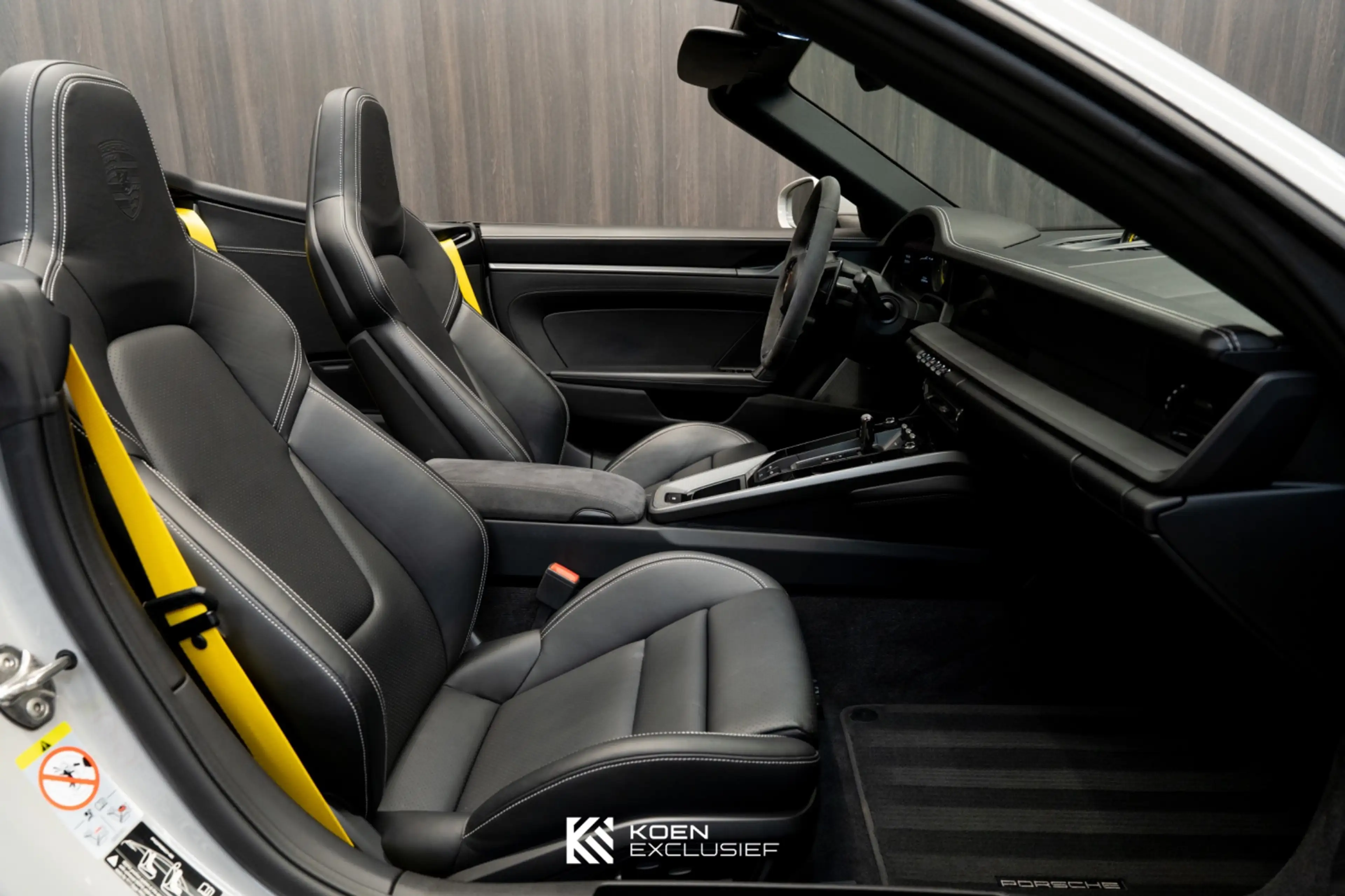 Porsche 992 Cabrio 992 3.0 Carrera 4 S Km-stand 25999 — photo 16