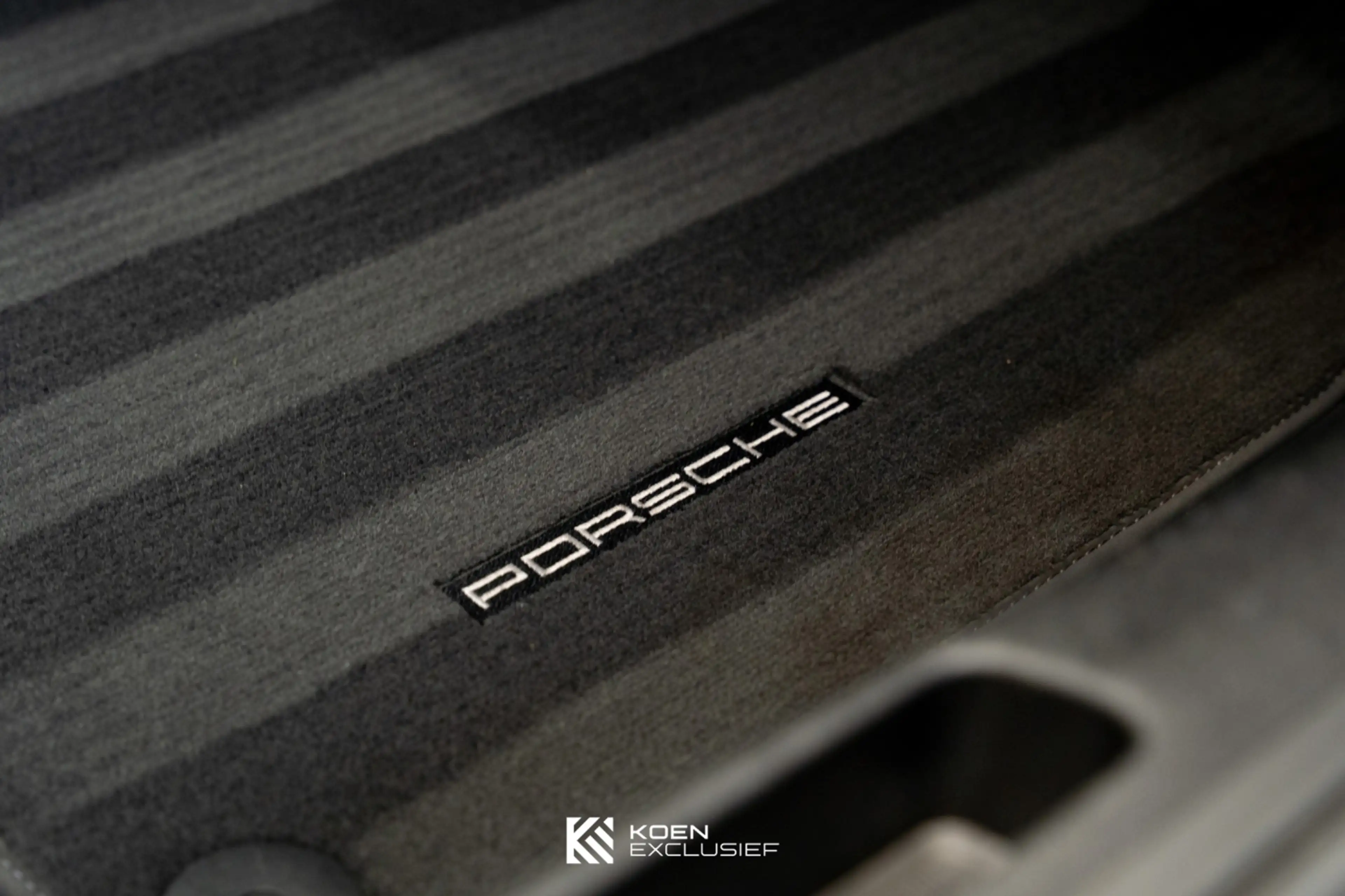 Porsche 992 Cabrio 992 3.0 Carrera 4 S Km-stand 25999 — photo 36