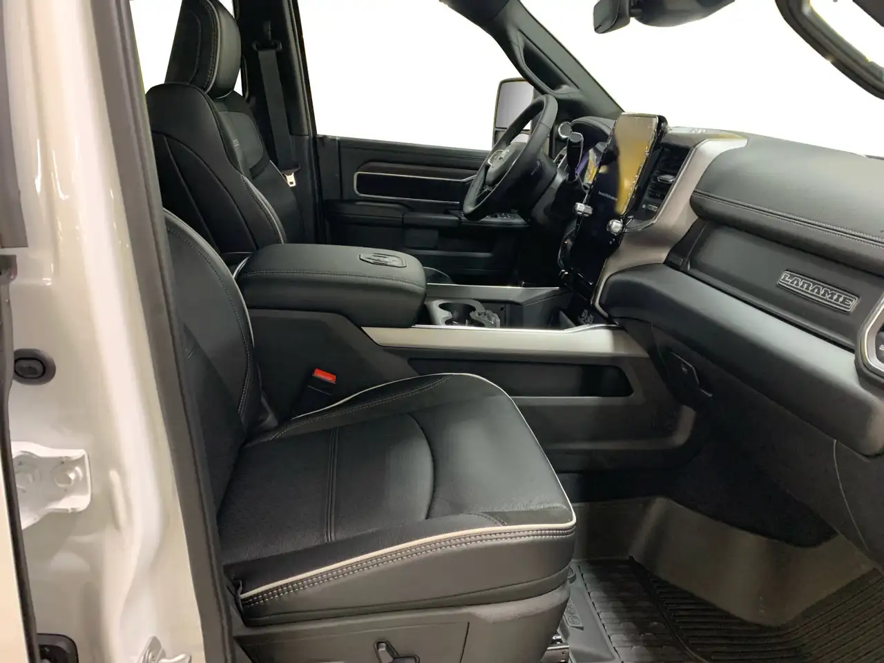 RAM 3500 снимка RAM 3500