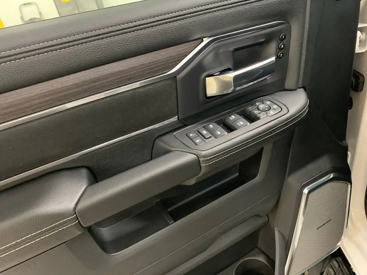 RAM 3500 снимка RAM 3500