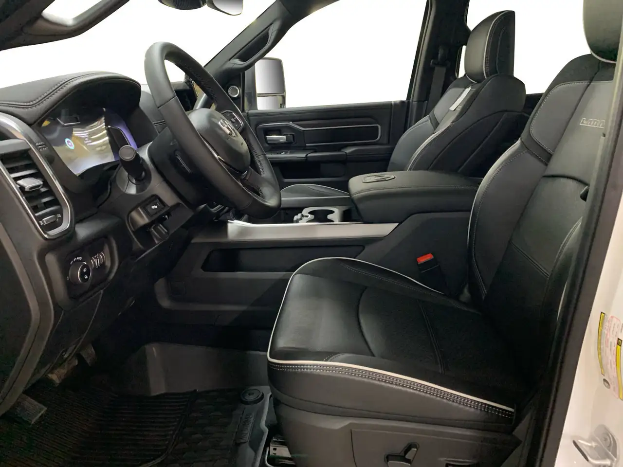 RAM 3500 снимка RAM 3500