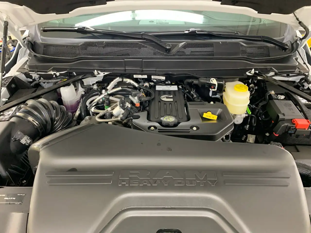 RAM 3500 снимка RAM 3500