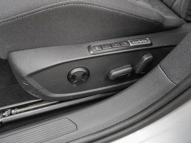 Volkswagen Golf view 14