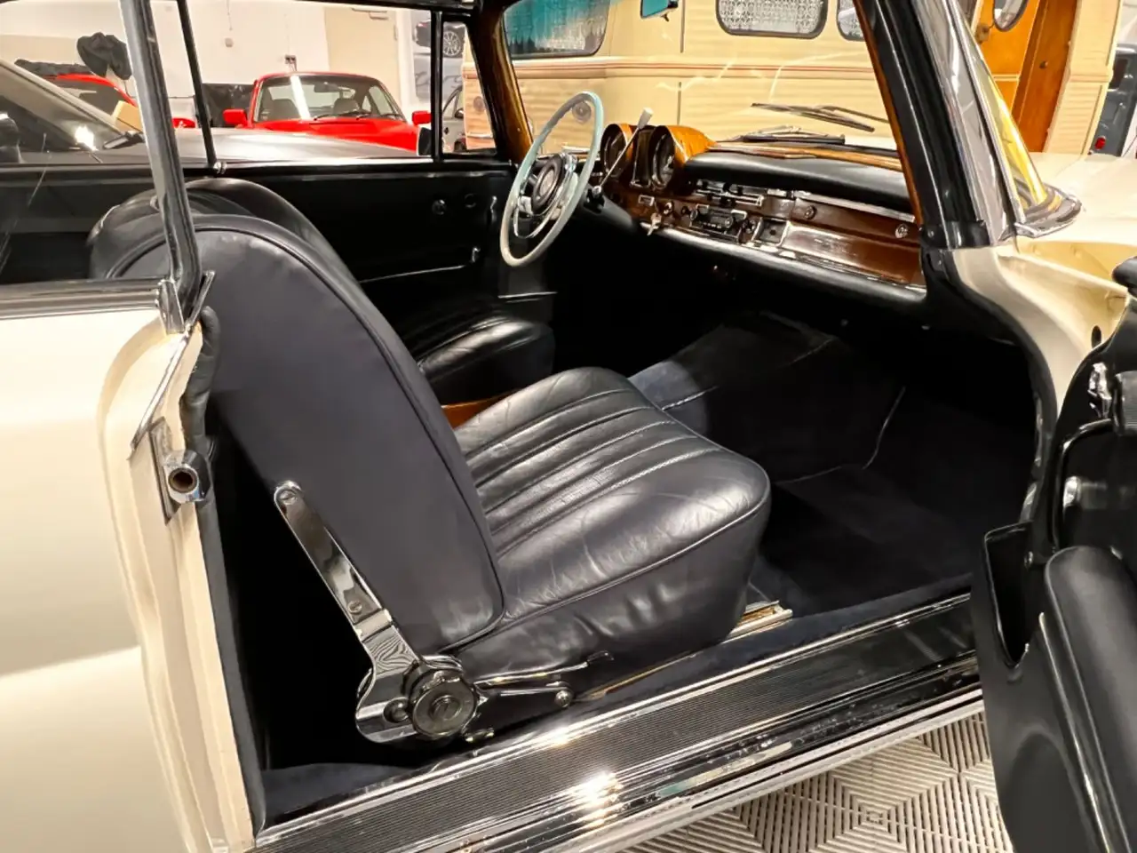 Mercedes-Benz 220 SEb Werkscabrio, Automatik, foto 9