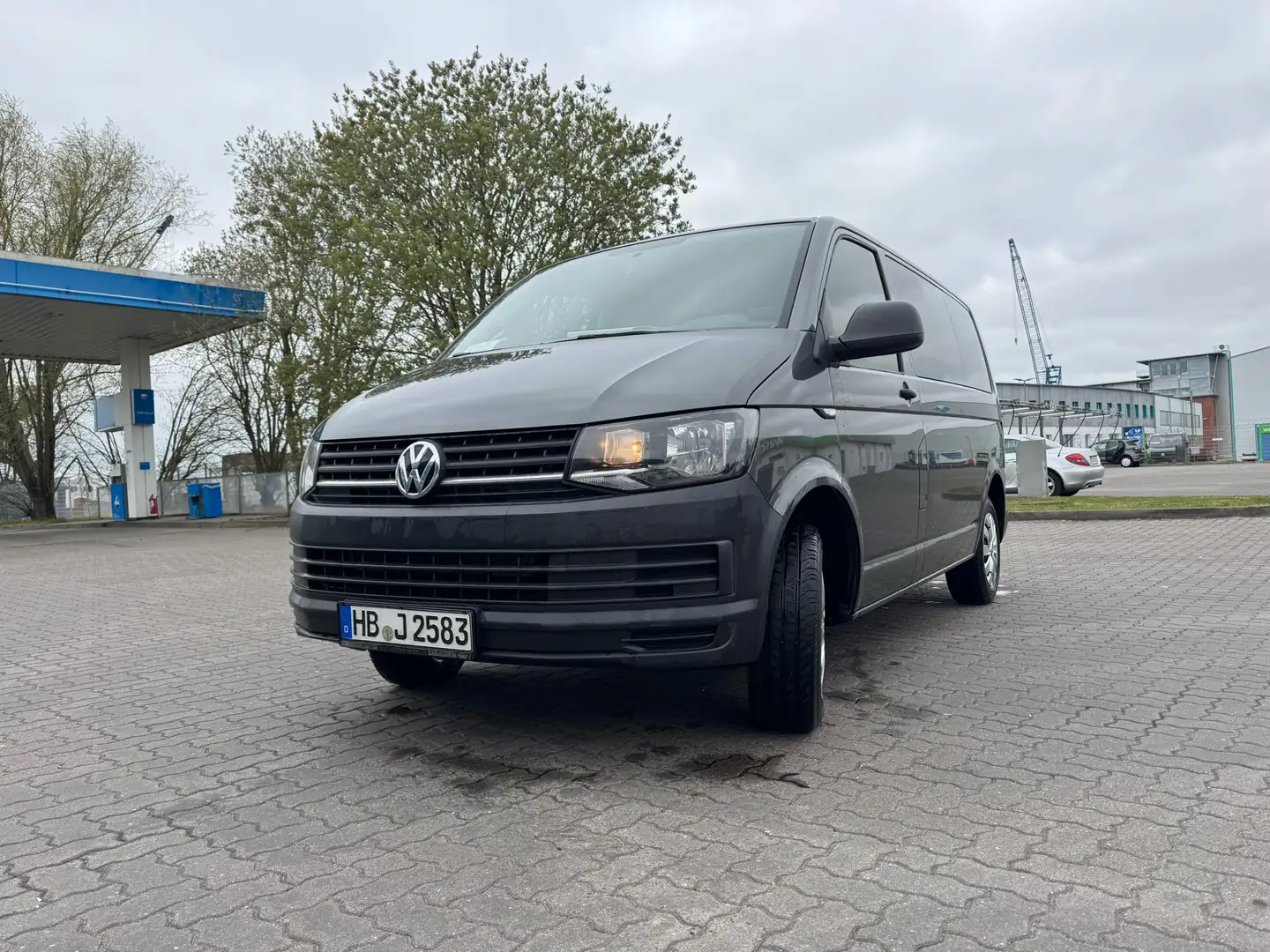 Volkswagen T6.1 Caravelle Šedá - 1