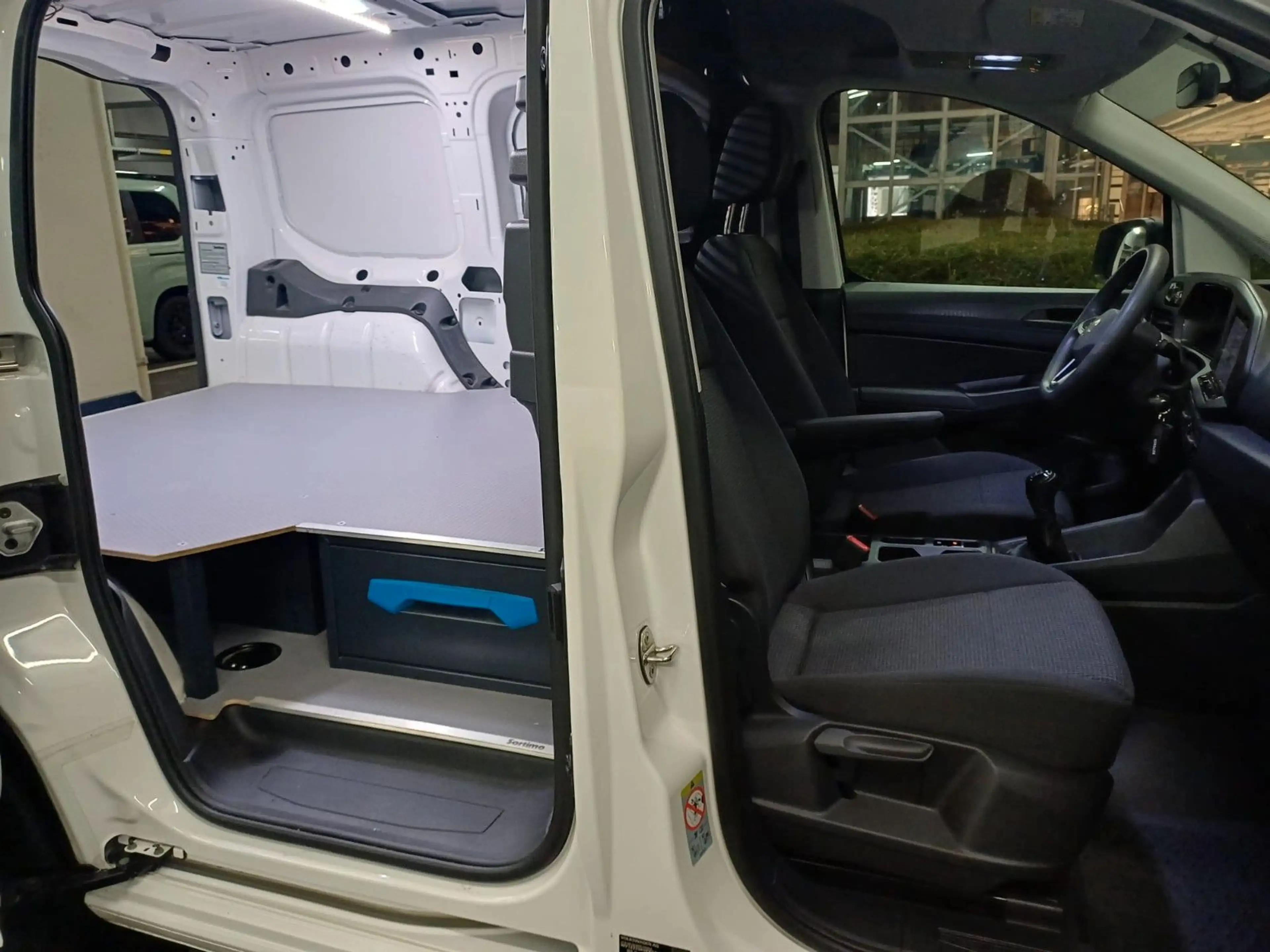 Volkswagen Caddy Cargo 2.0, Kamera, Klima, Navi, Temp, PDC — photo 14