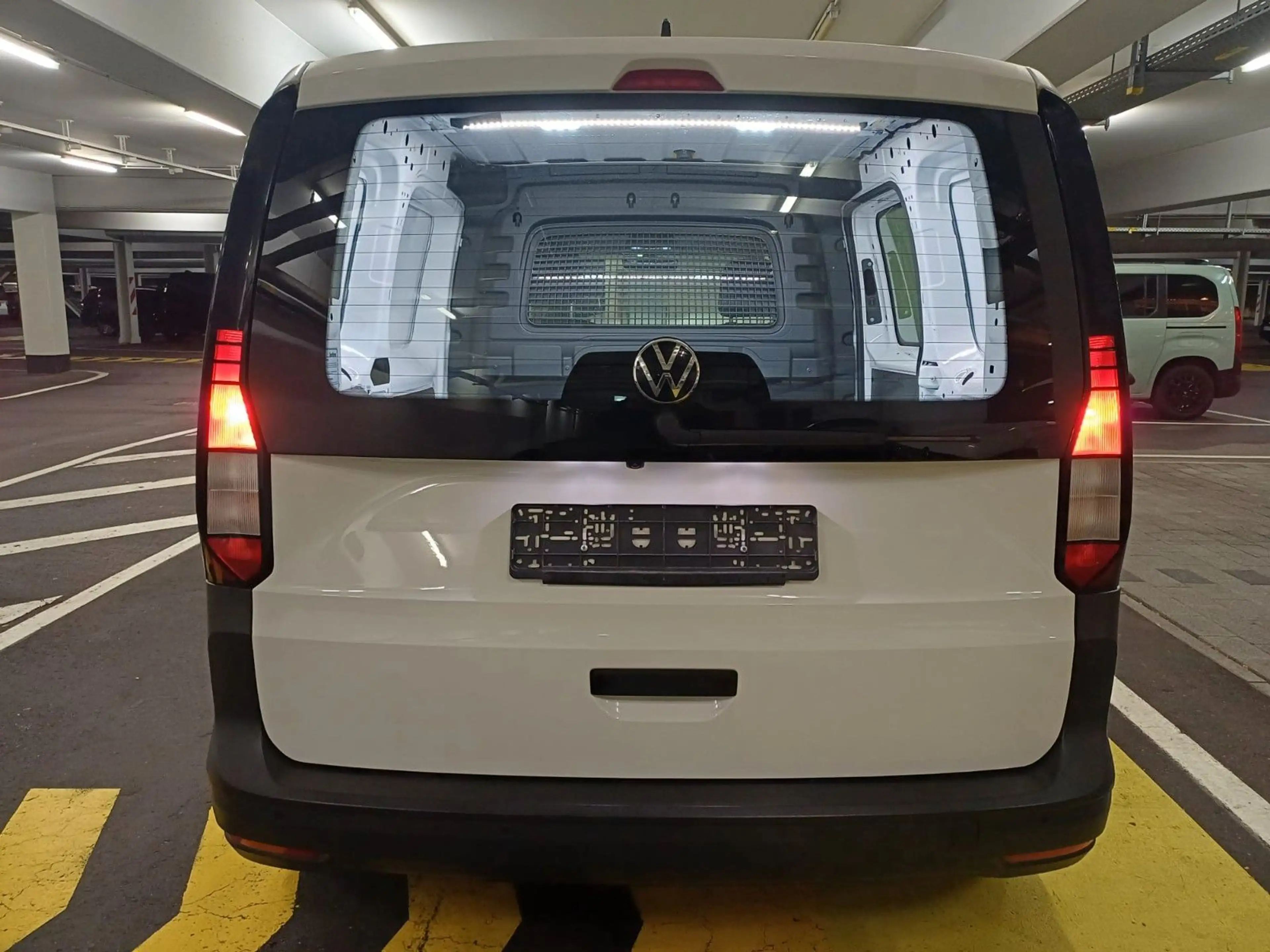 Volkswagen Caddy Cargo 2.0, Kamera, Klima, Navi, Temp, PDC — photo 11