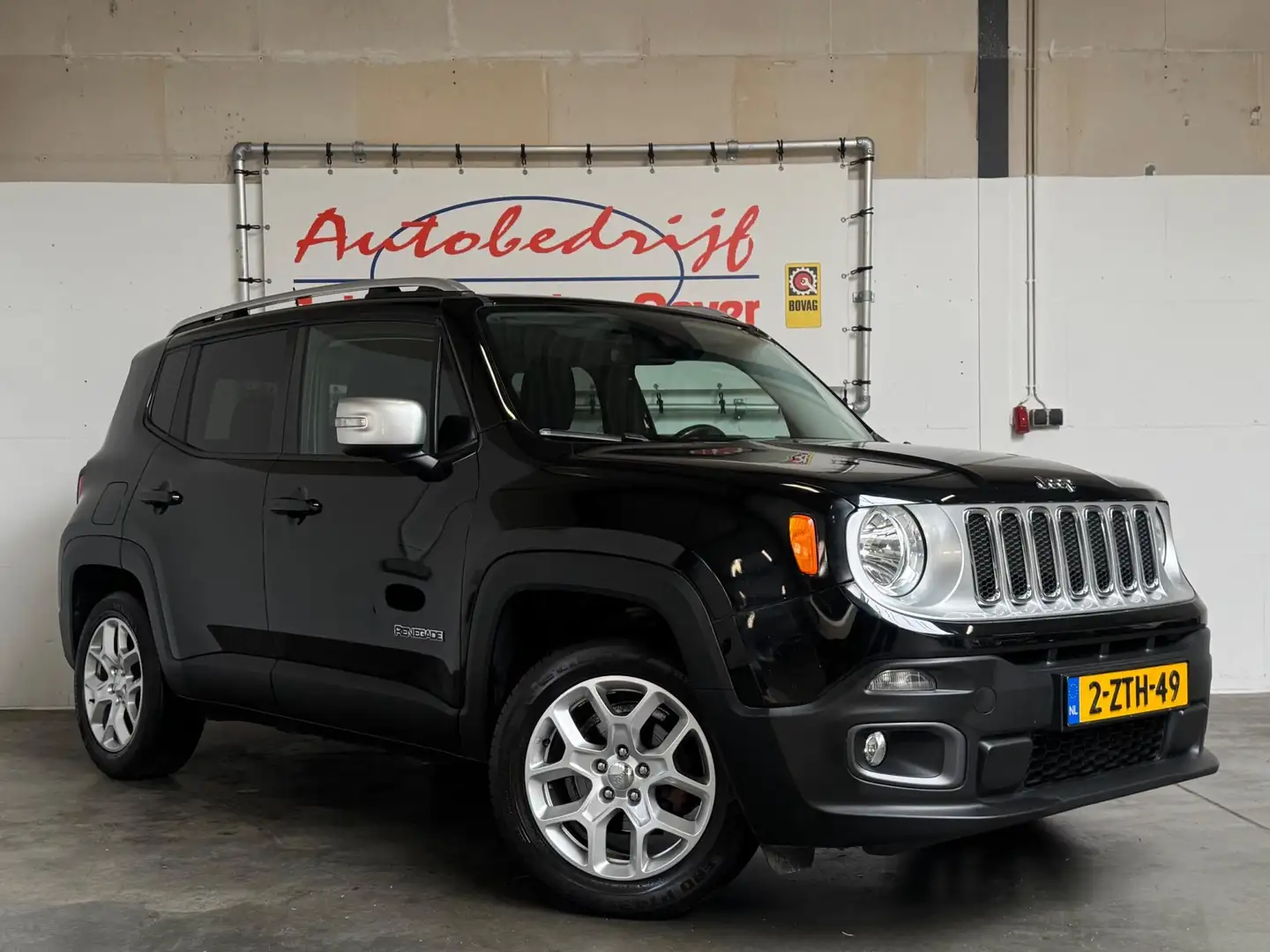 Jeep Renegade 1.4 MultiAir Limited Navi Cruise 17 inch LM-wielen Zwart - 2