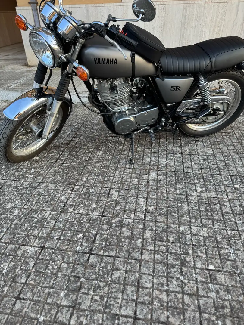 Yamaha SR 400 - 1