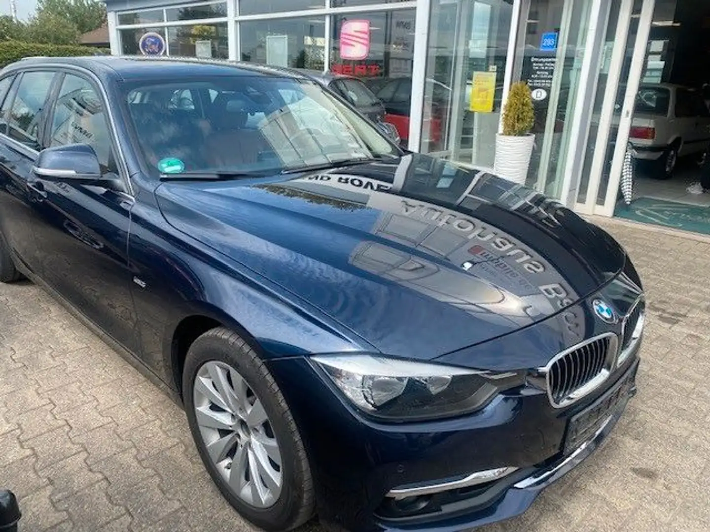 BMW 320 Baureihe 3 Touring 320 d xDrive Luxury Line Blau - 1