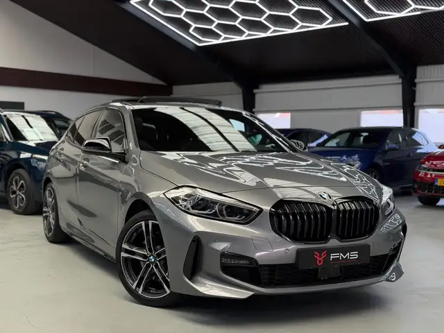 BMW 118 1-serie 118i M-Pakket CarPlay Panorama