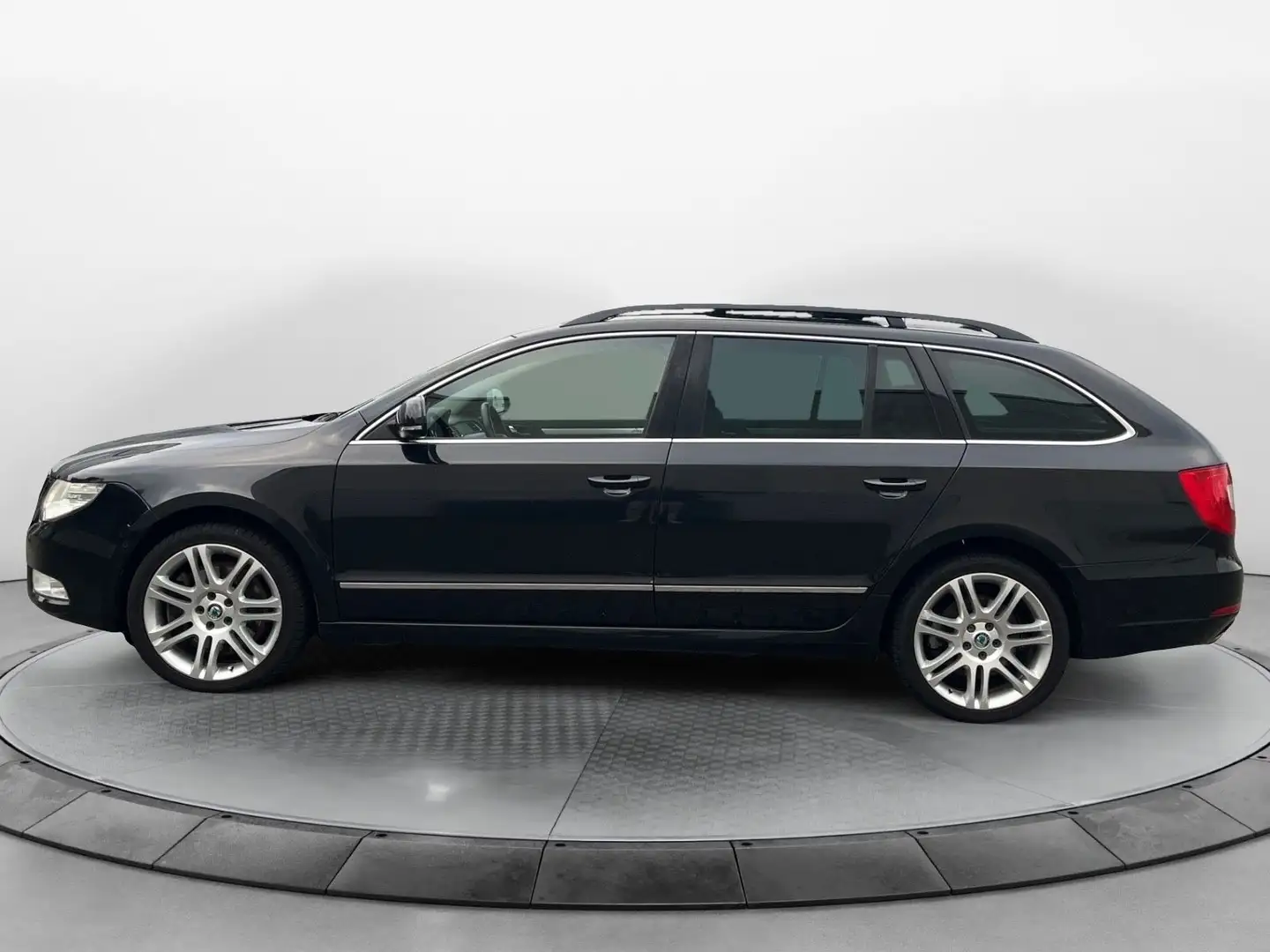 Skoda Superb 3.6 V6 FSI Elegance 4x4 AHK*PANO*NAVI*STH Černá - 2