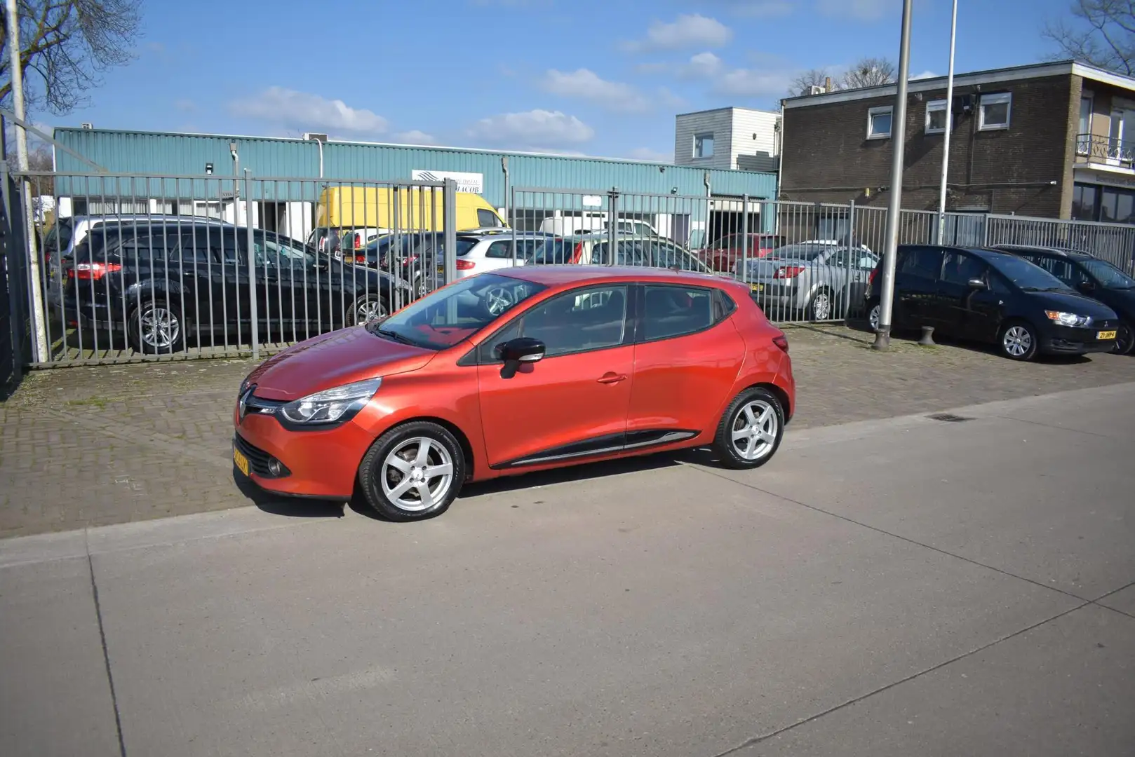 Renault Clio 0.9 TCe Dynamique Rouge - 1