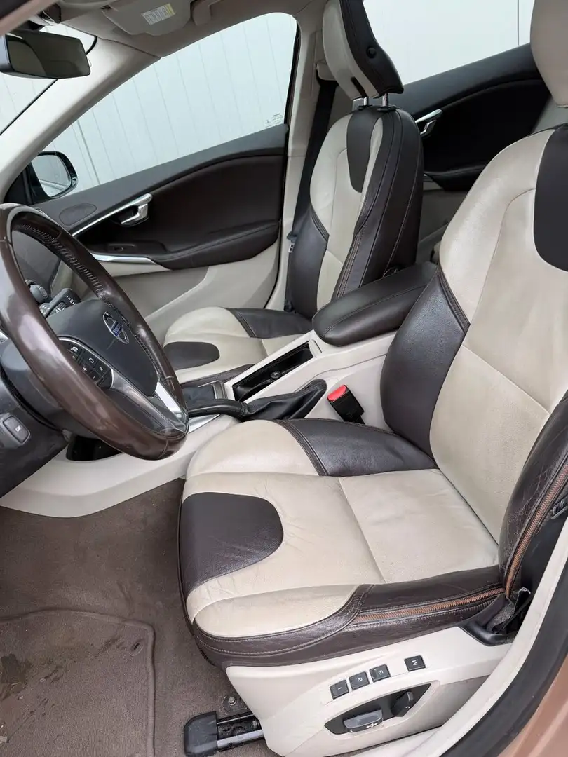 Volvo V40 Cross Country Summum AWD PANORAMA WINTERRÄDE Braun - 2