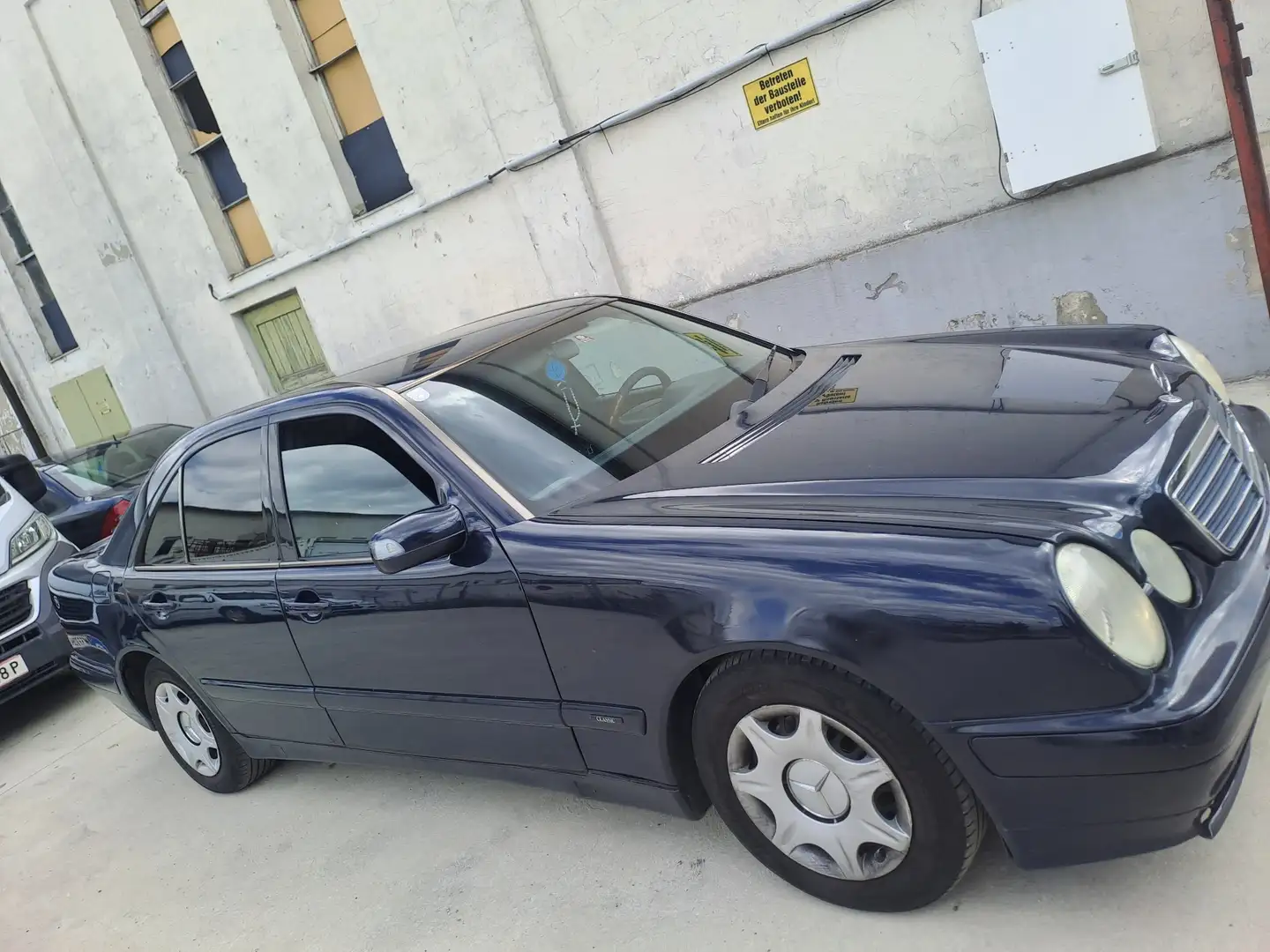 Mercedes-Benz 200 - 2