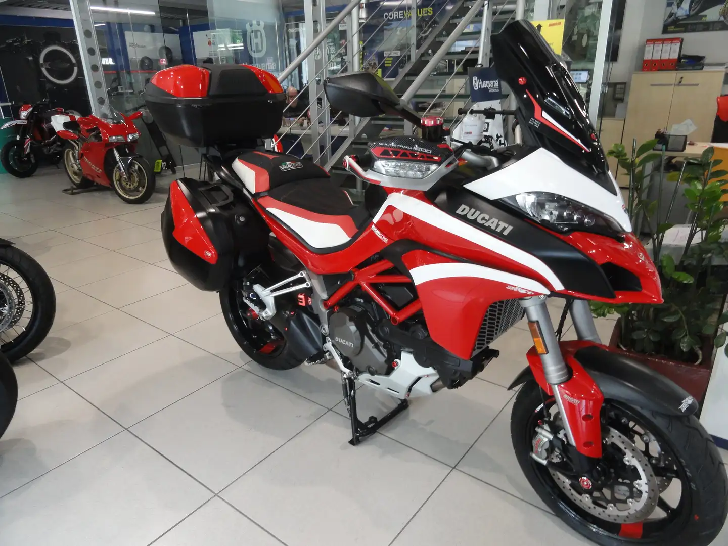Ducati Multistrada 1200 S Touring Rosso - 2