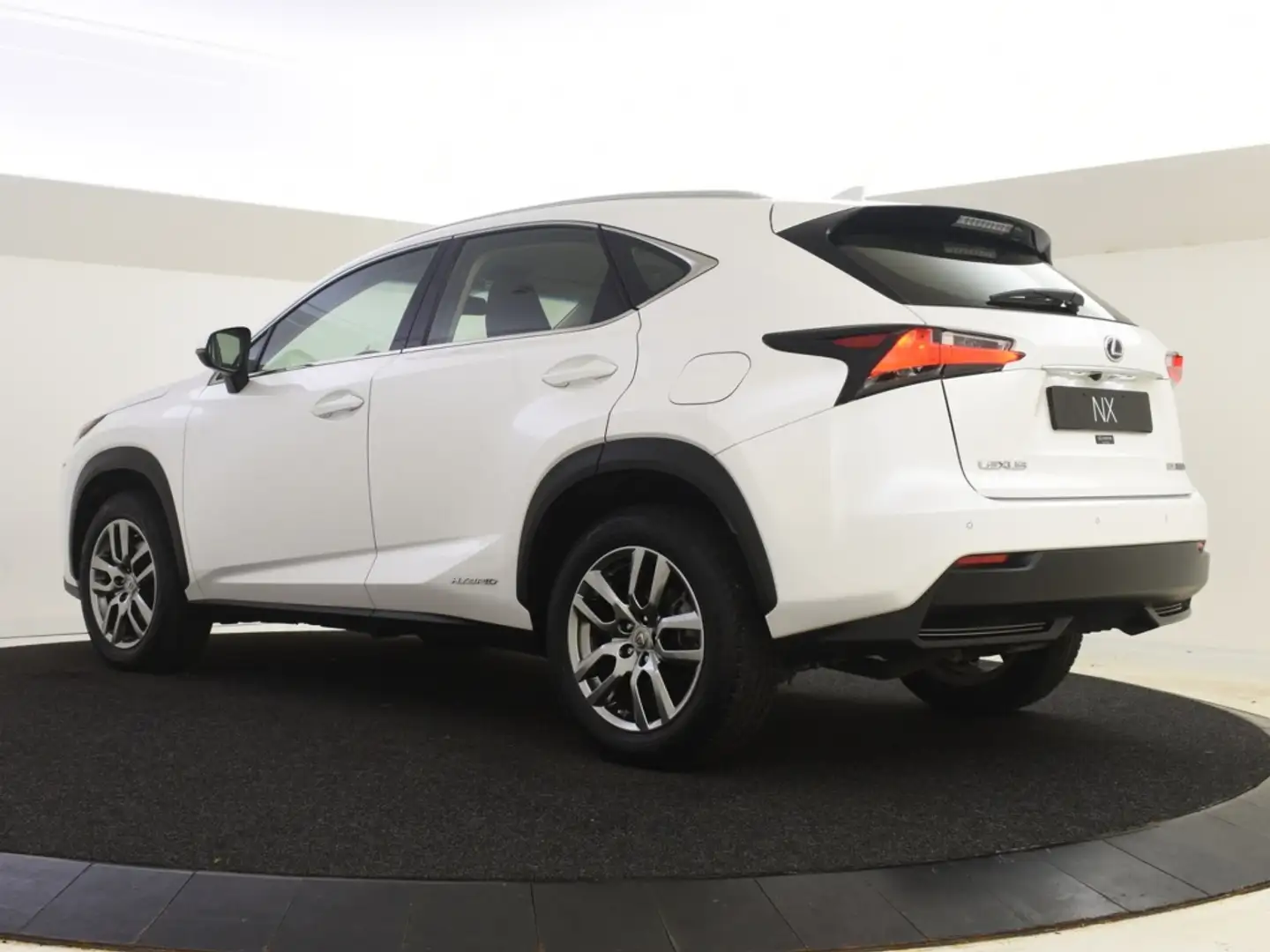 Lexus NX 300h NX Edition Line AWD | PDC V+A | Stoelverwarming Alb - 2