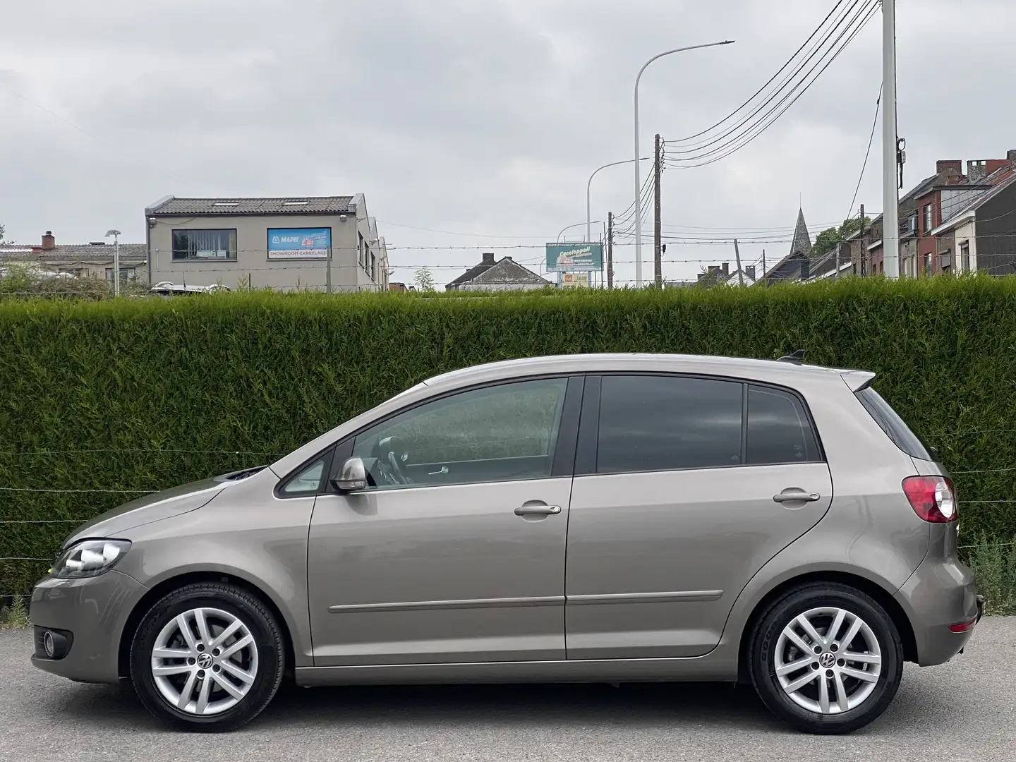 Volkswagen Golf Plus 1.6 TDi Highline DSG Marrón - 2