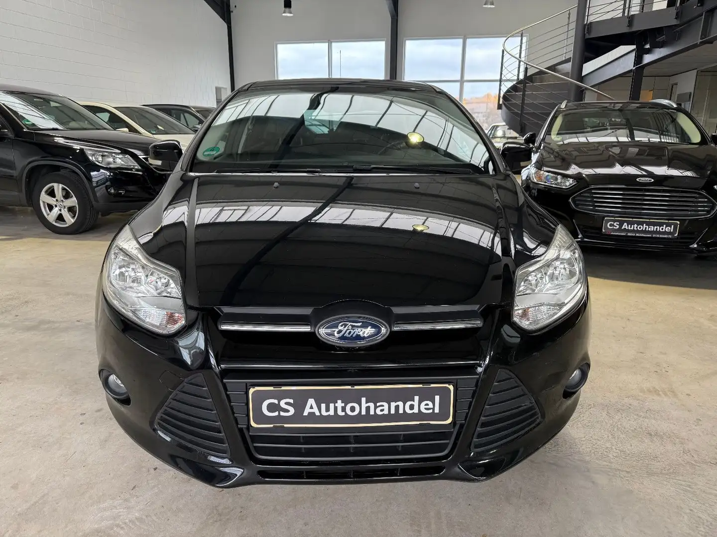 Ford Focus 1,6 Lim. Trend Schwarz - 2