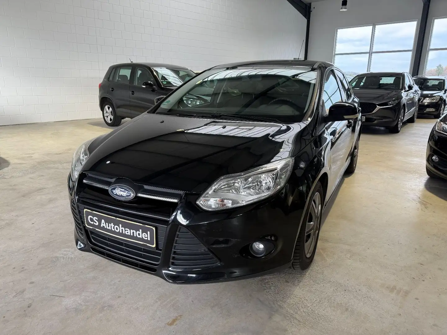 Ford Focus 1,6 Lim. Trend Schwarz - 1
