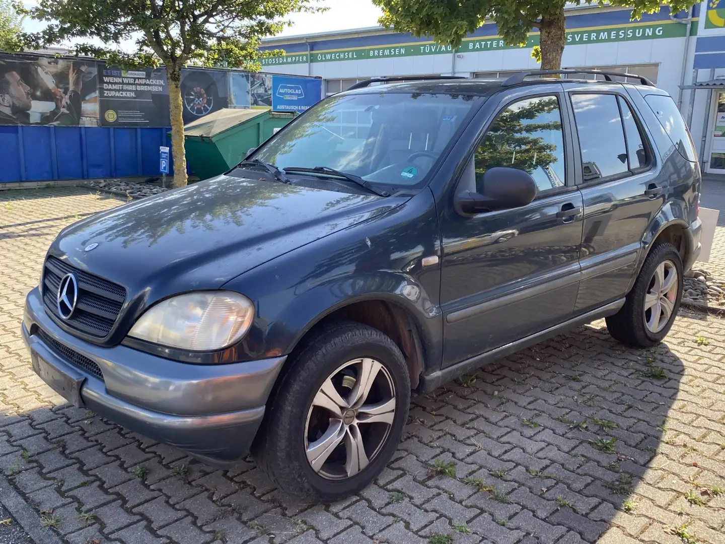 Mercedes-Benz ML 320 AT 4WD 1.Hand AHK 7-Sitzer Leder el.Sitze Noir - 2