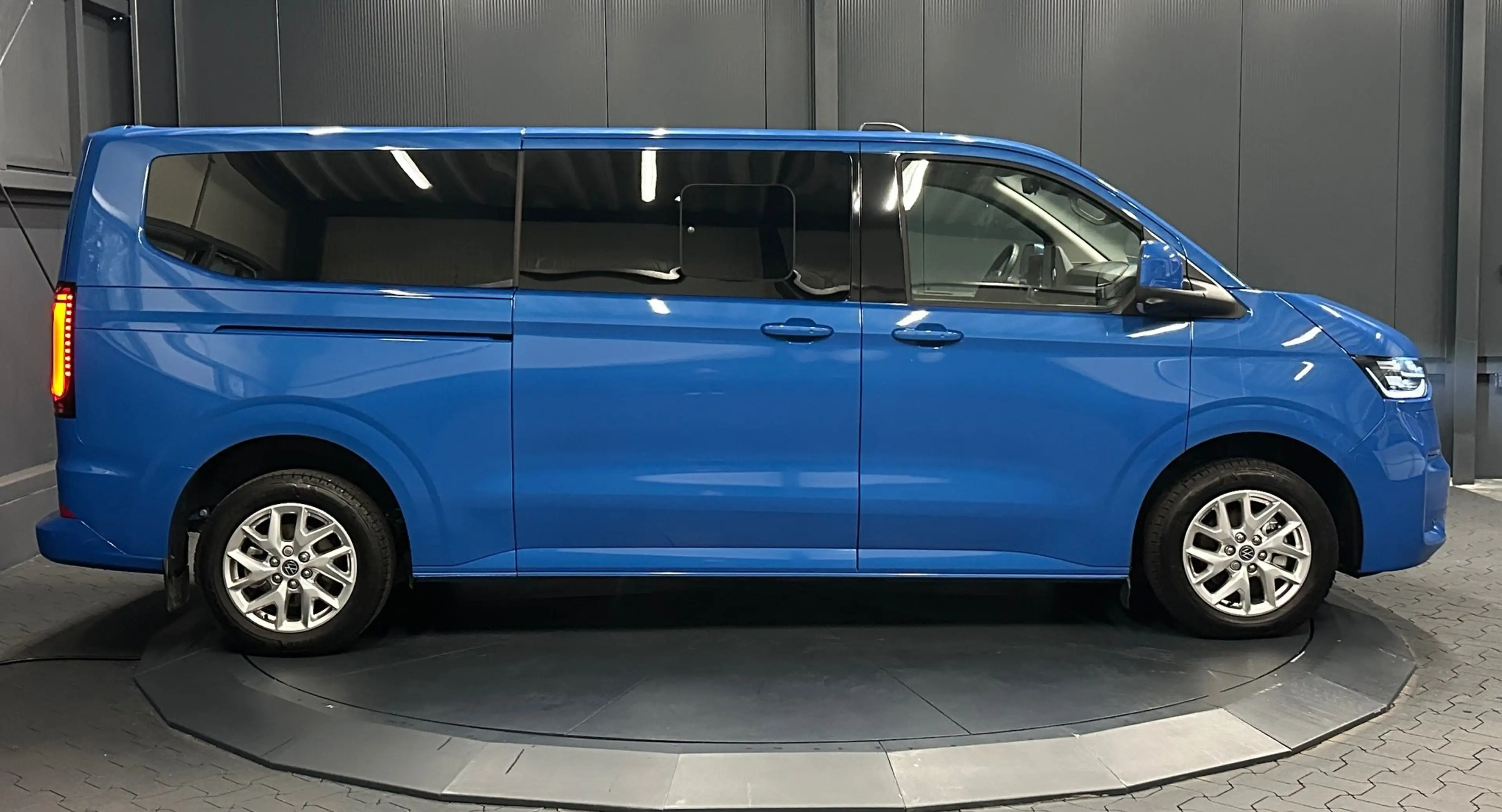 Volkswagen T7 Caravelle e-Caravelle LR Style 210 kW lang*NP:90.930 EUR* — photo 6