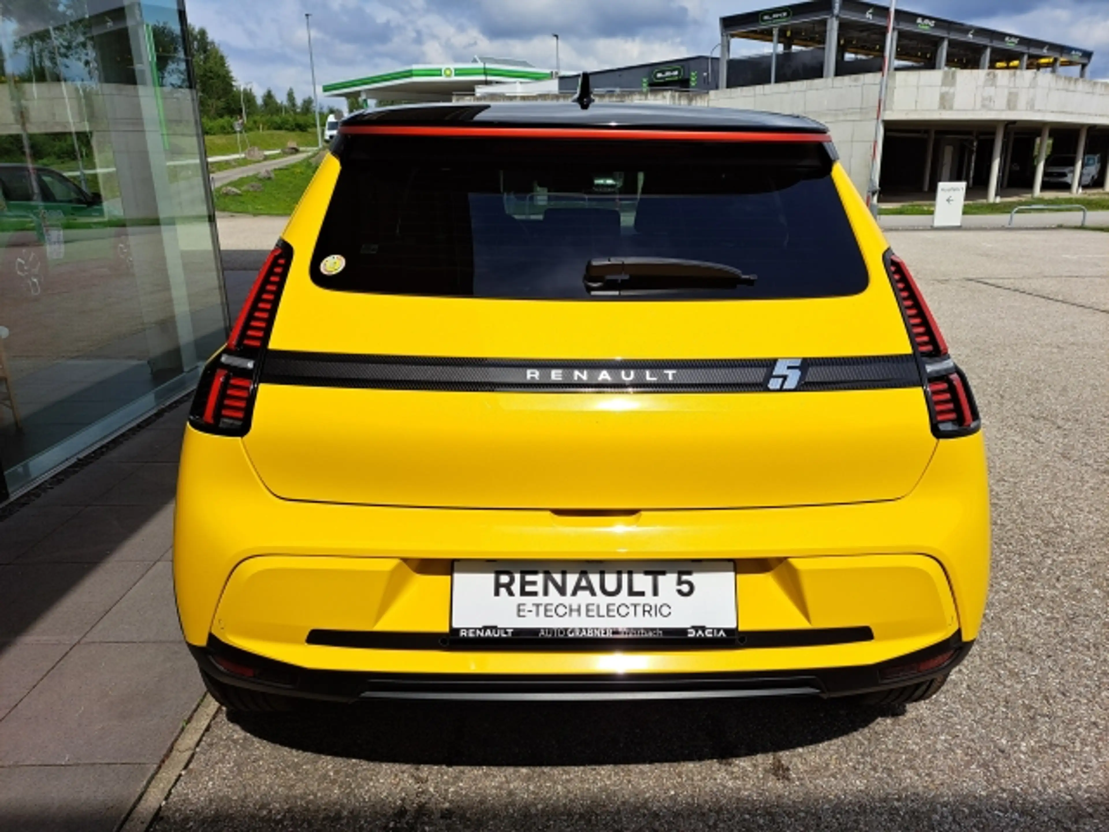 Renault R 5 Techno E-Tech 150 PS 52kWh Comfort Range — photo 9
