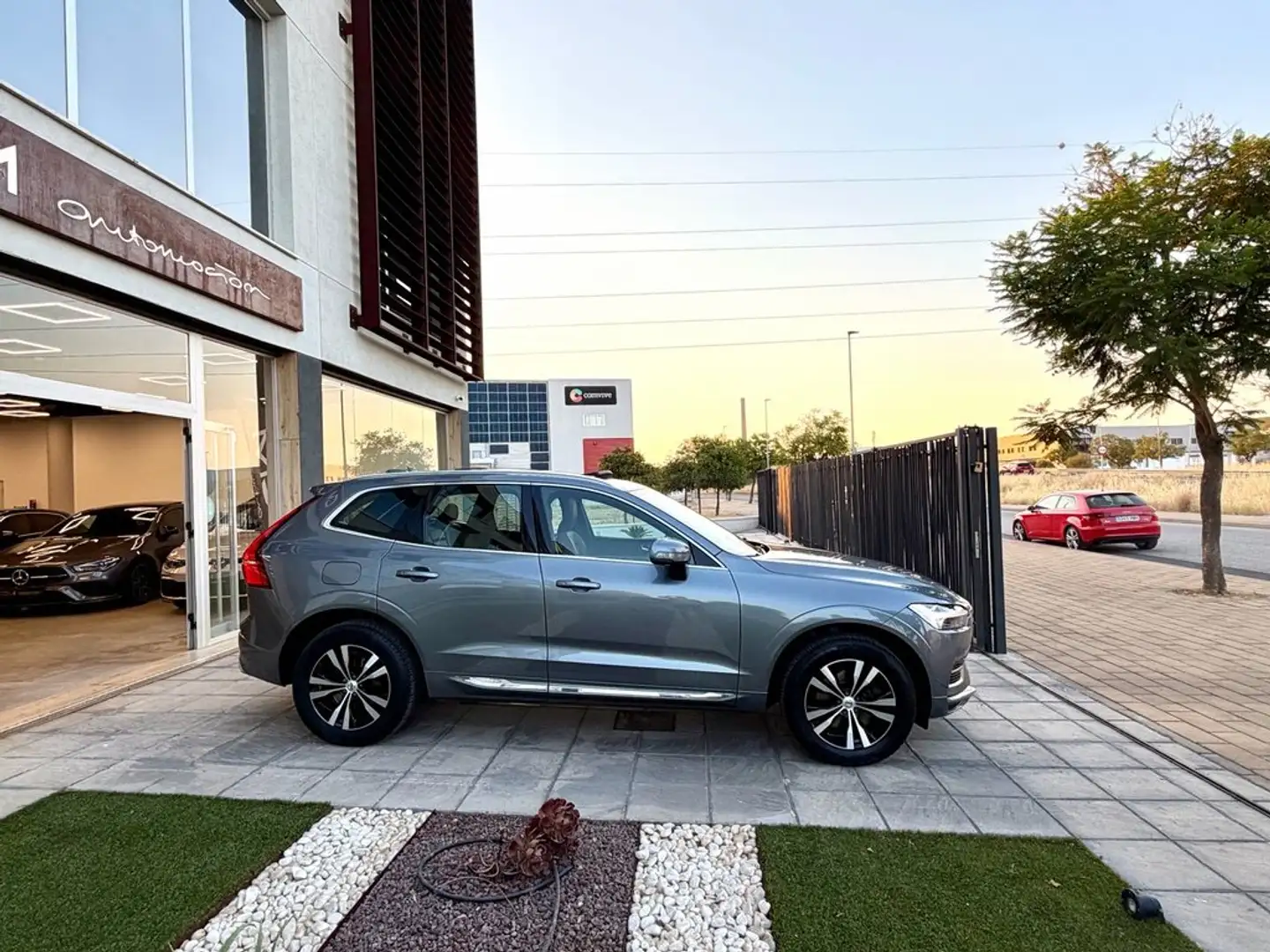 Volvo XC60 2.0 T6 AWD Recharge Inscription Exp Auto Gris - 2