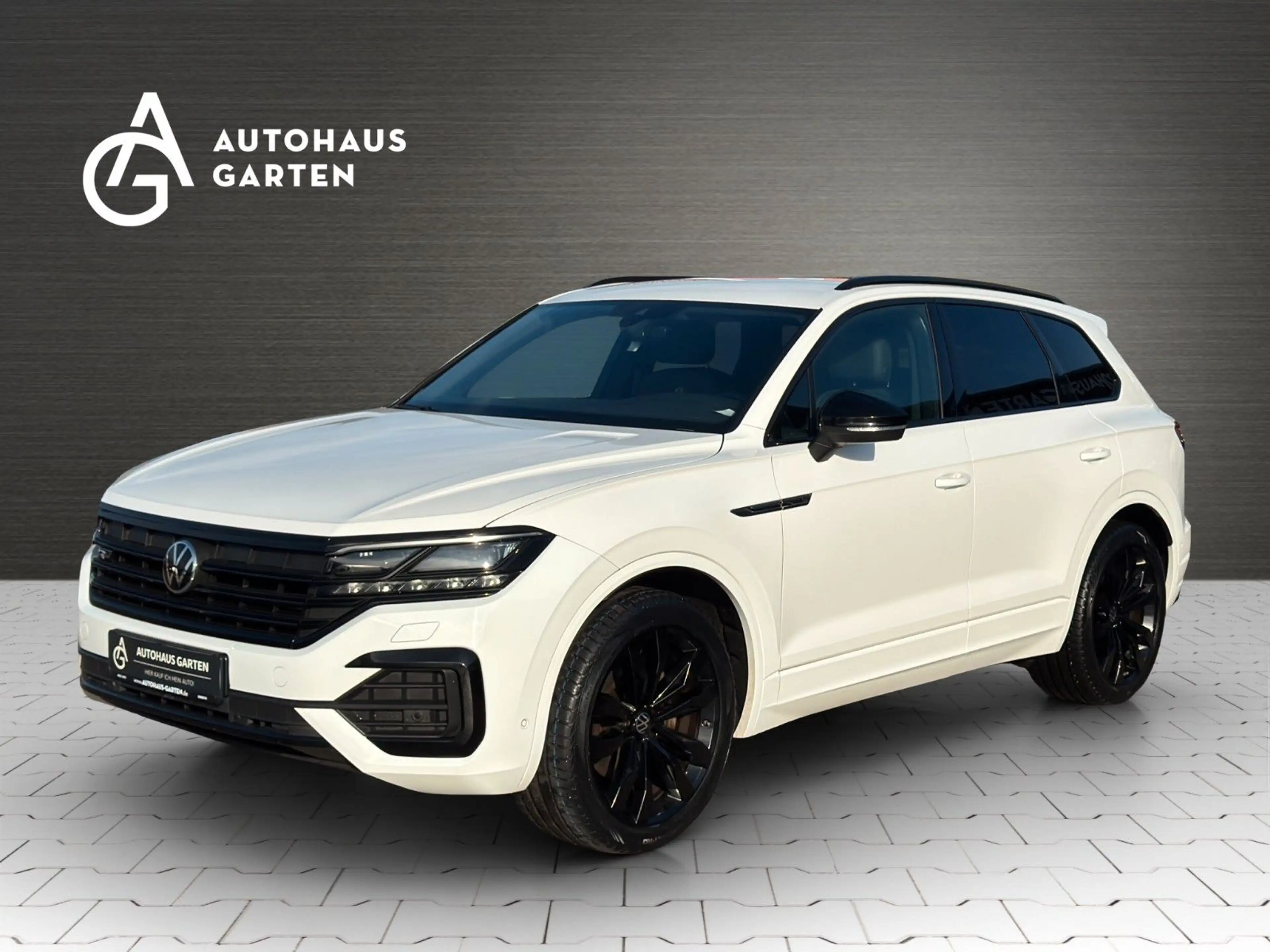 Volkswagen Touareg 3.0 TDI R-Line 4M LED Leder Kamera Luft.